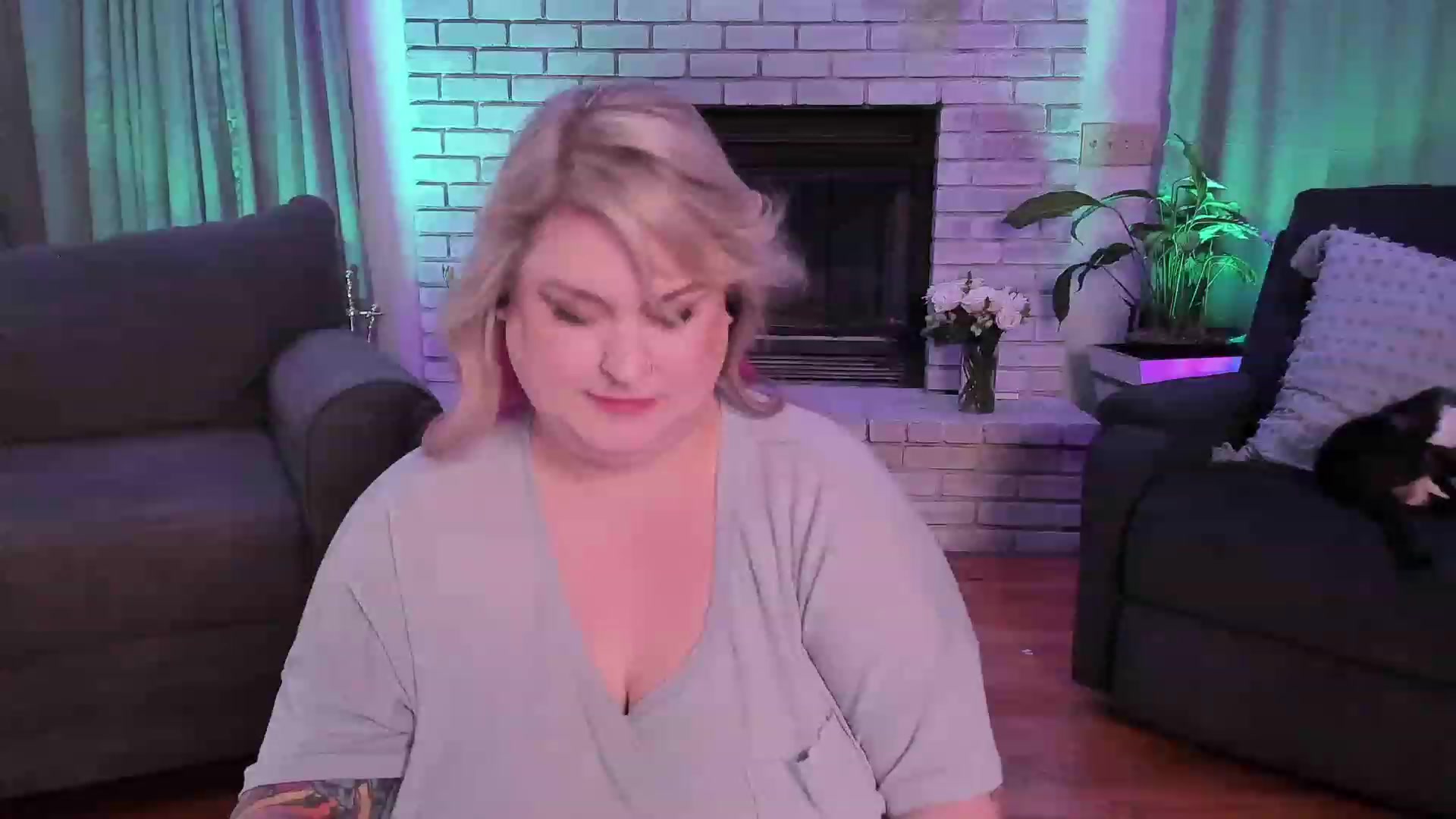 Gallery image thumbnail from mari_jae's myfreecams stream on, 07/08/2023, 08:10 image 14 of 20