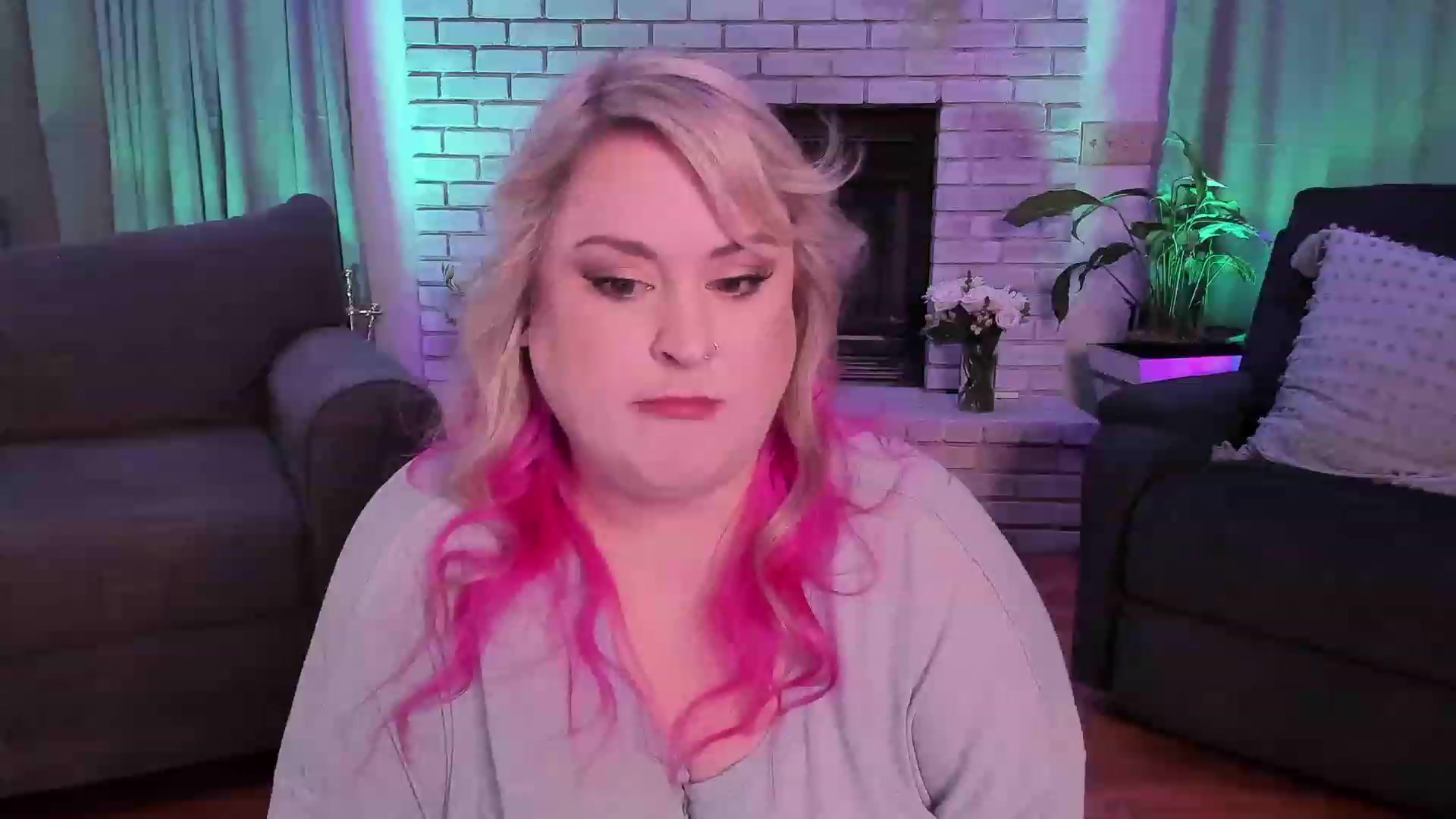 Gallery image thumbnail from mari_jae's myfreecams stream on, 07/08/2023, 08:10 image 7 of 20