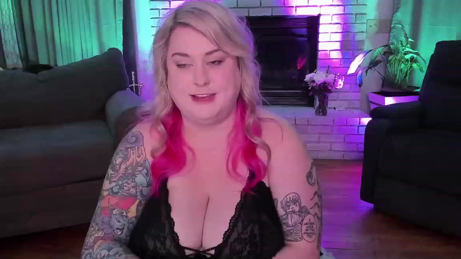 Gallery image thumbnail from mari_jae's myfreecams stream on, 07/09/2023, 08:47 image 17 of 20