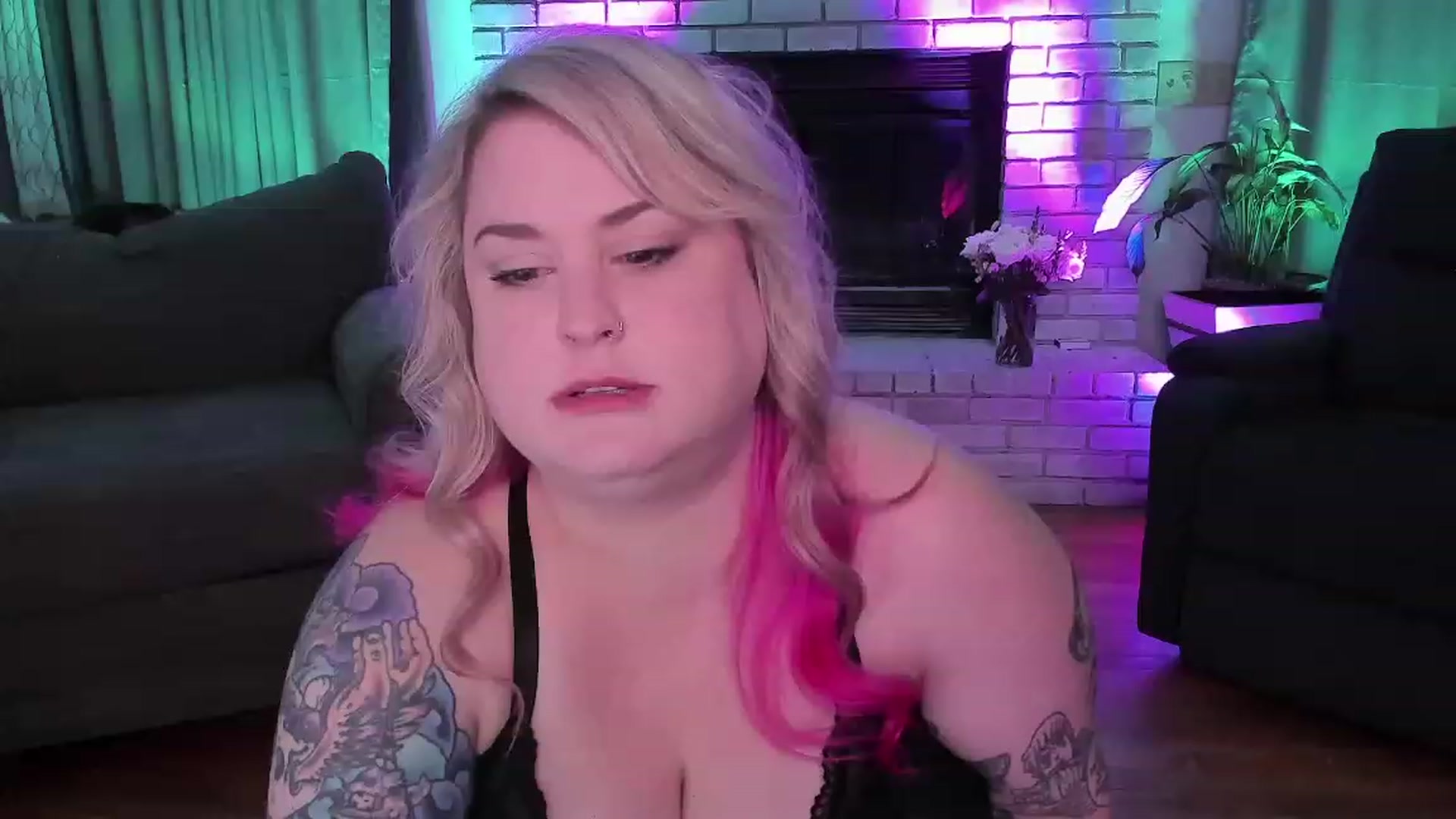 Gallery image thumbnail from mari_jae's myfreecams stream on, 07/09/2023, 08:47 image 20 of 20