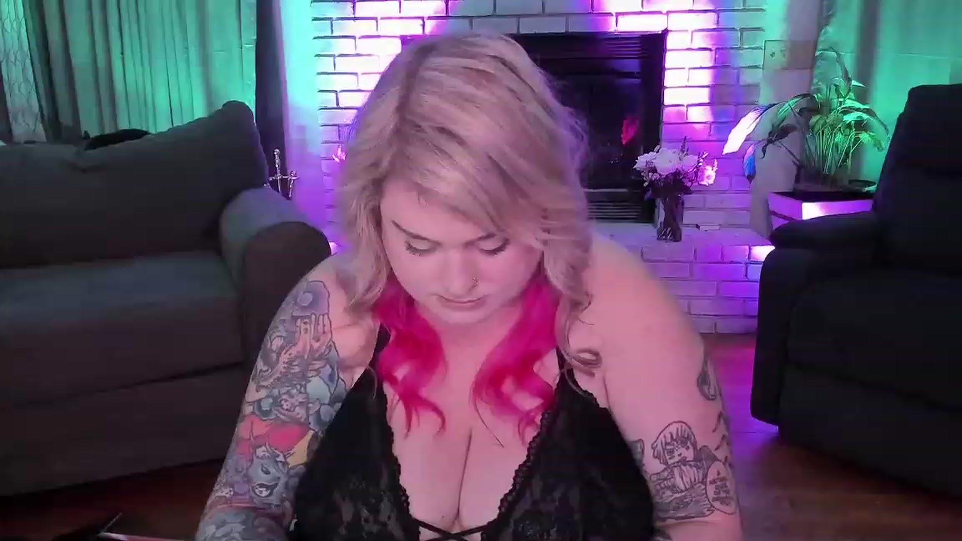 Gallery image thumbnail from mari_jae's myfreecams stream on, 07/09/2023, 08:47 image 3 of 20