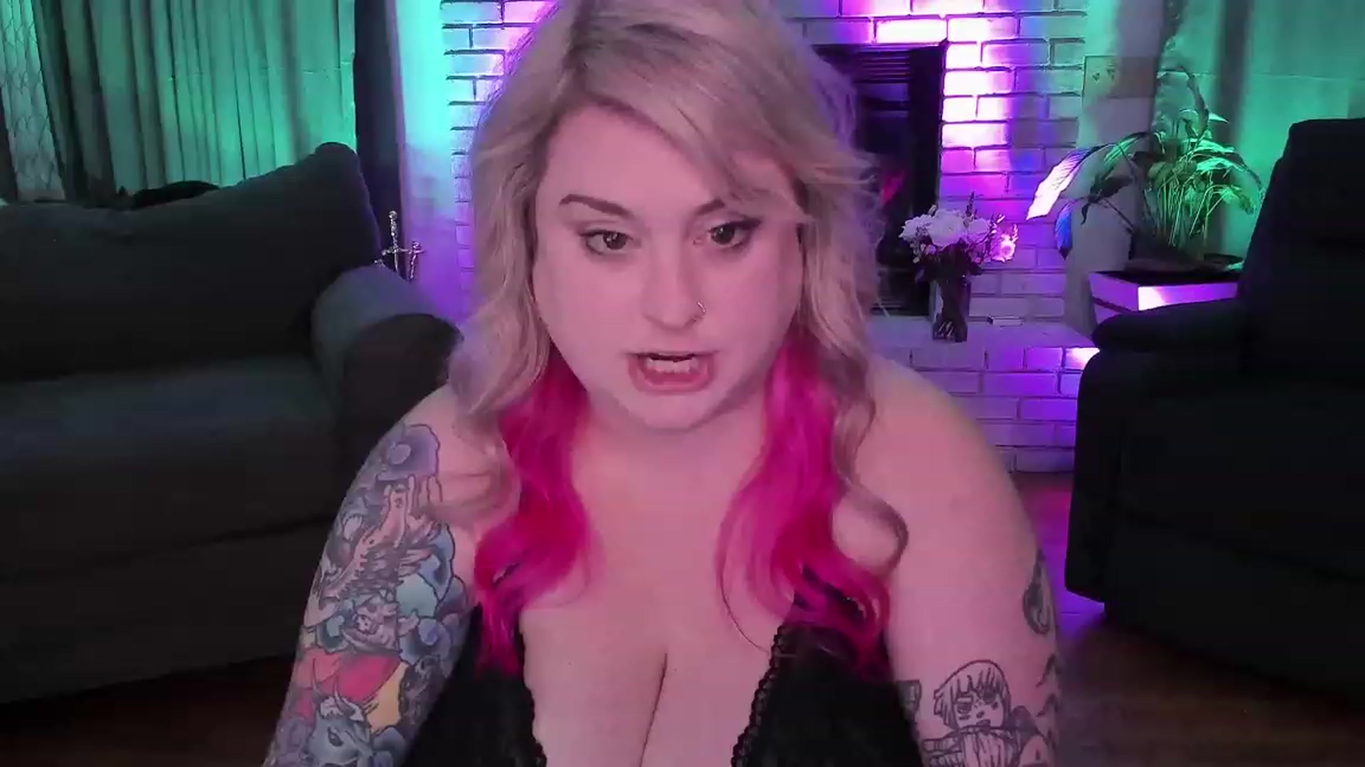 Gallery image thumbnail from mari_jae's myfreecams stream on, 07/09/2023, 08:47 image 1 of 20