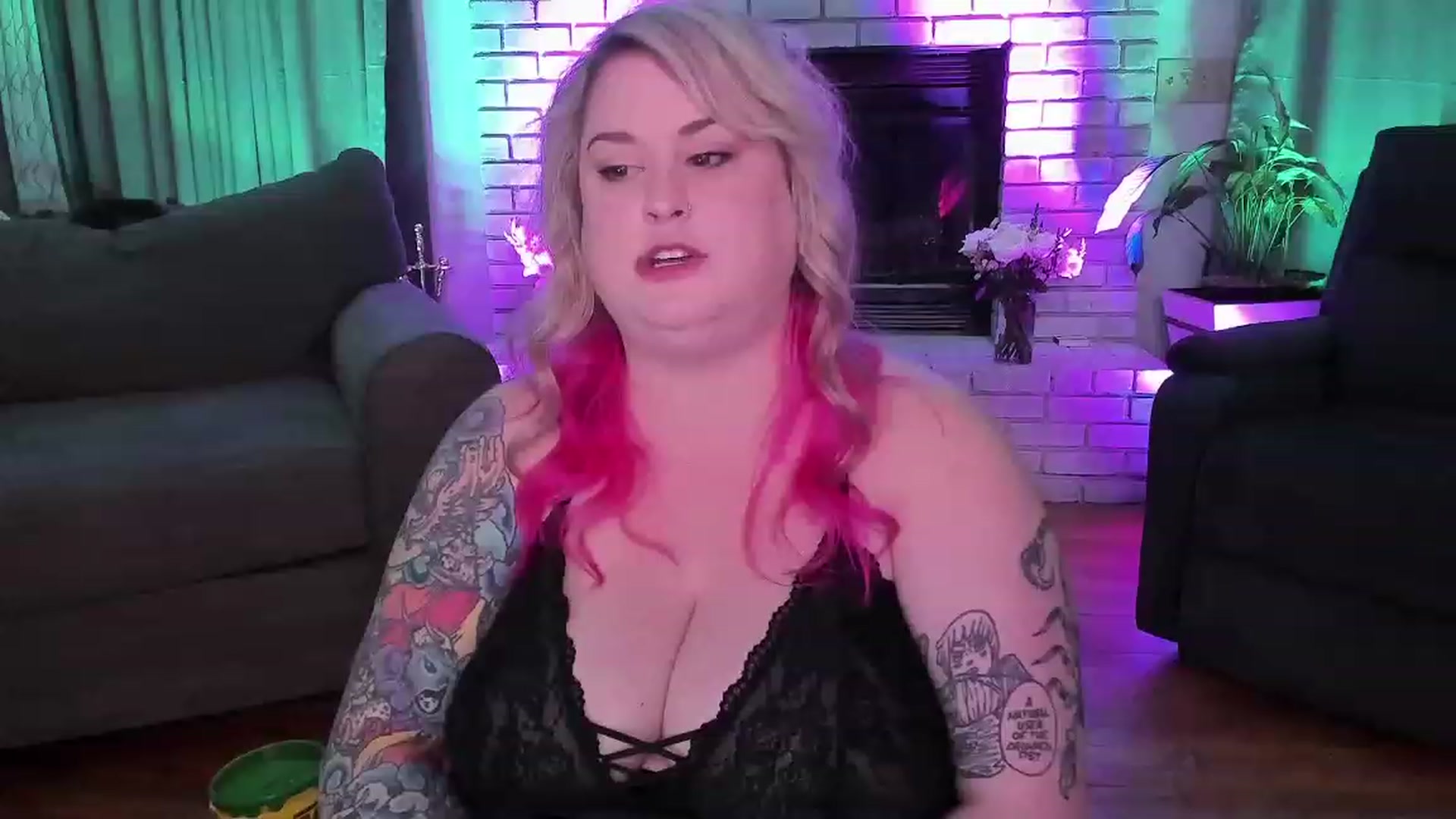 Gallery image thumbnail from mari_jae's myfreecams stream on, 07/09/2023, 08:47 image 12 of 20