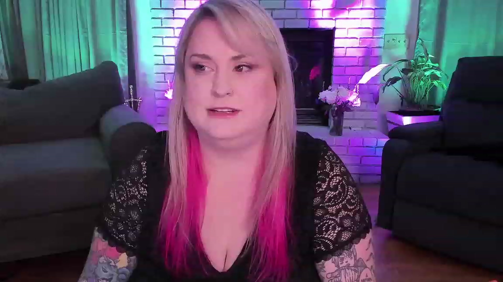 Gallery image thumbnail from mari_jae's myfreecams stream on, 07/11/2023, 06:55 image 13 of 20