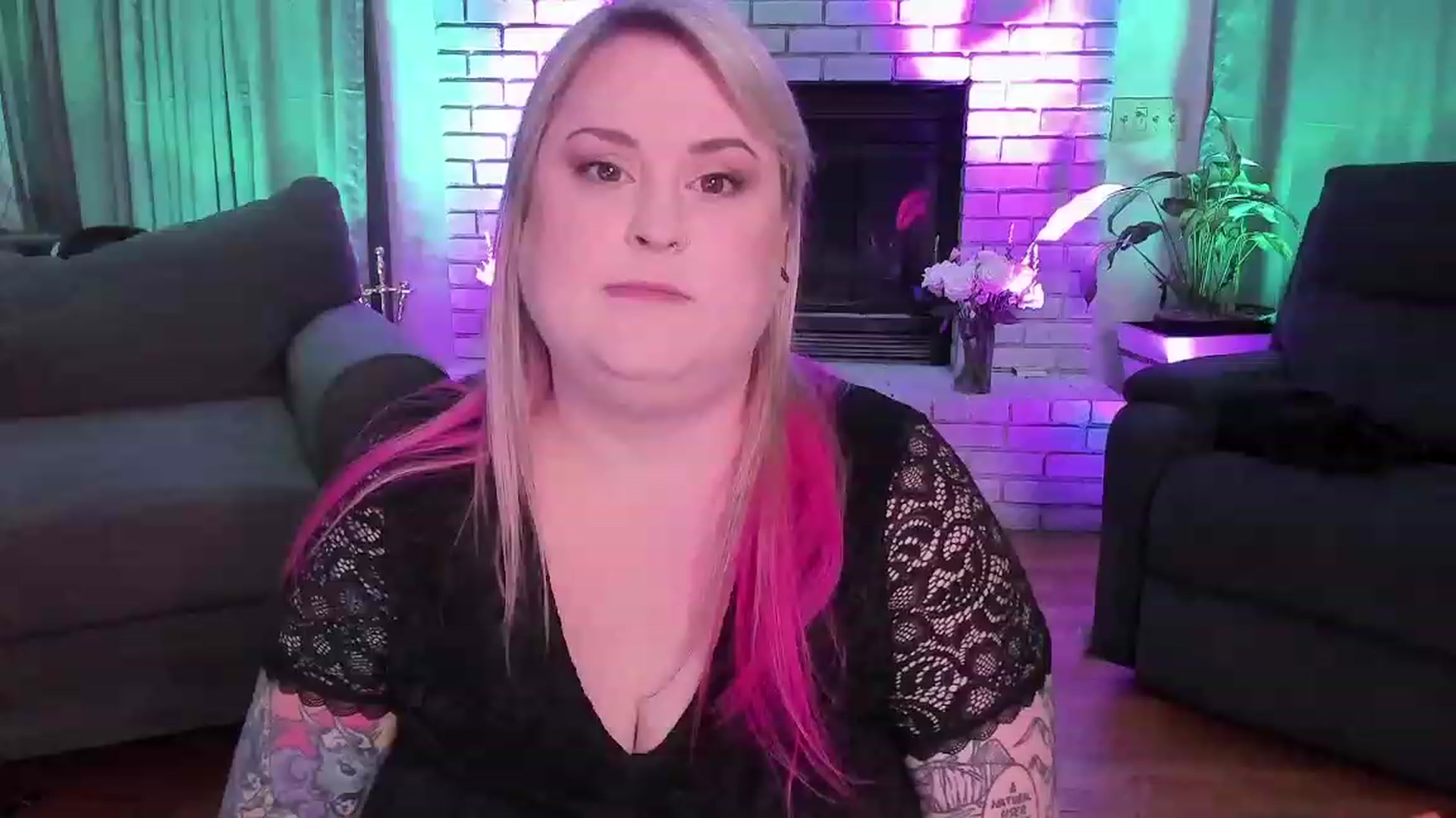 Gallery image thumbnail from mari_jae's myfreecams stream on, 07/11/2023, 06:55 image 7 of 20