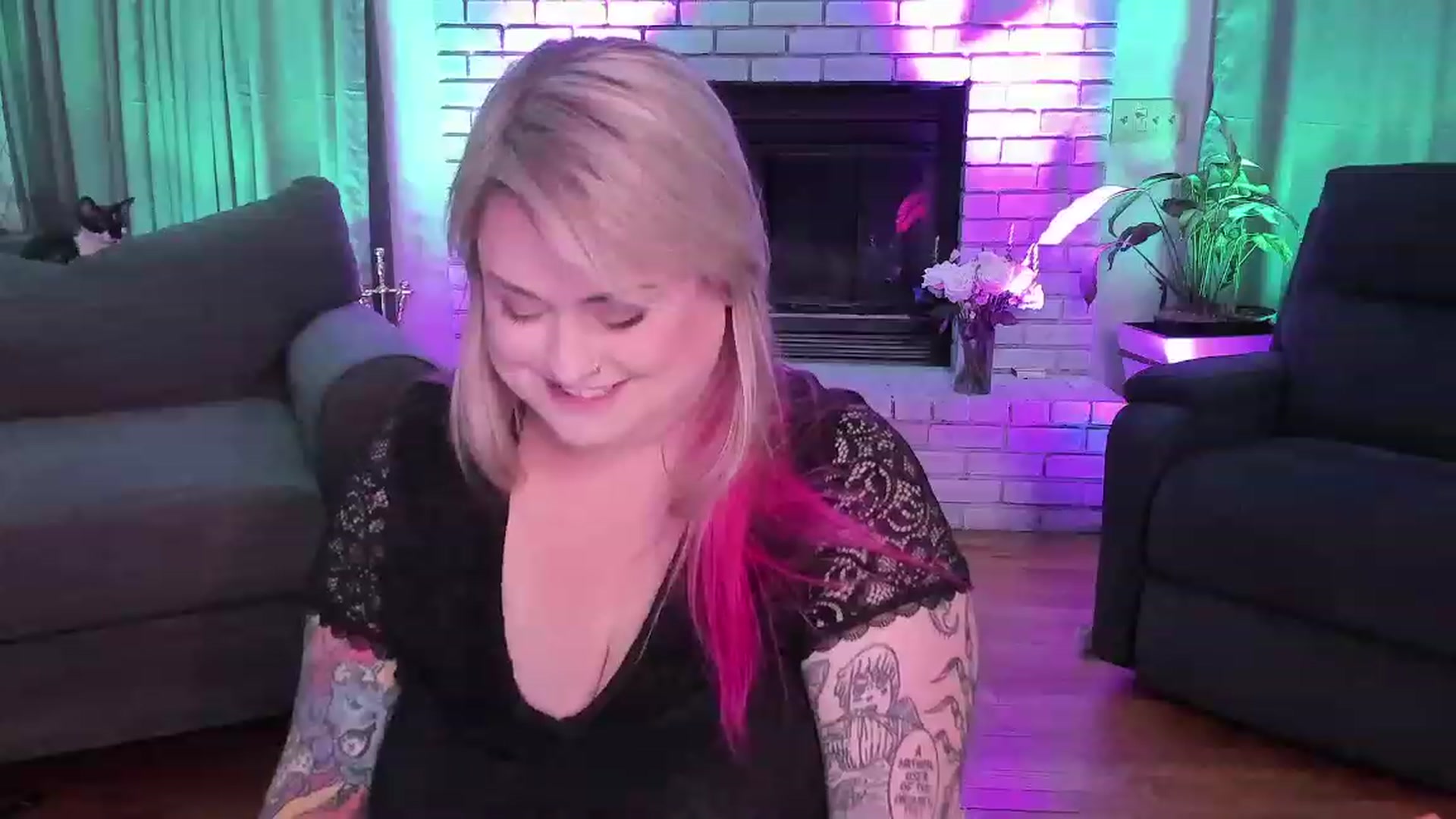 Gallery image thumbnail from mari_jae's myfreecams stream on, 07/11/2023, 06:55 image 19 of 20