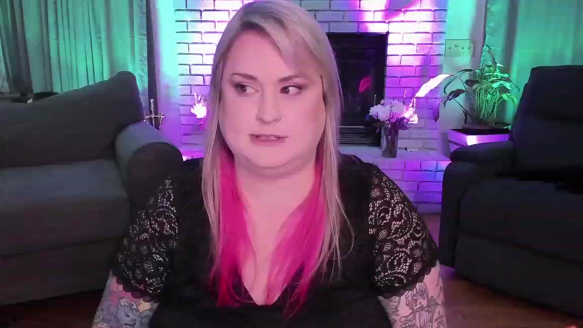 Gallery image thumbnail from mari_jae's myfreecams stream on, 07/11/2023, 06:55 image 11 of 20