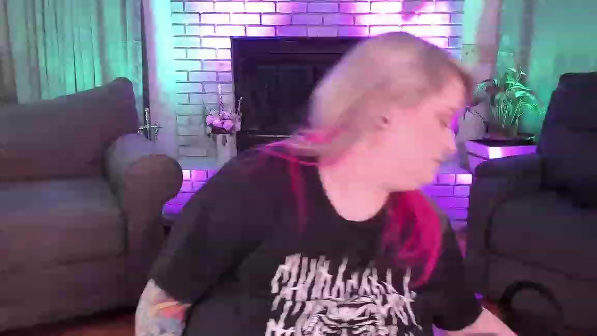 Gallery image thumbnail from mari_jae's myfreecams stream on, 07/15/2023, 09:45 image 15 of 20