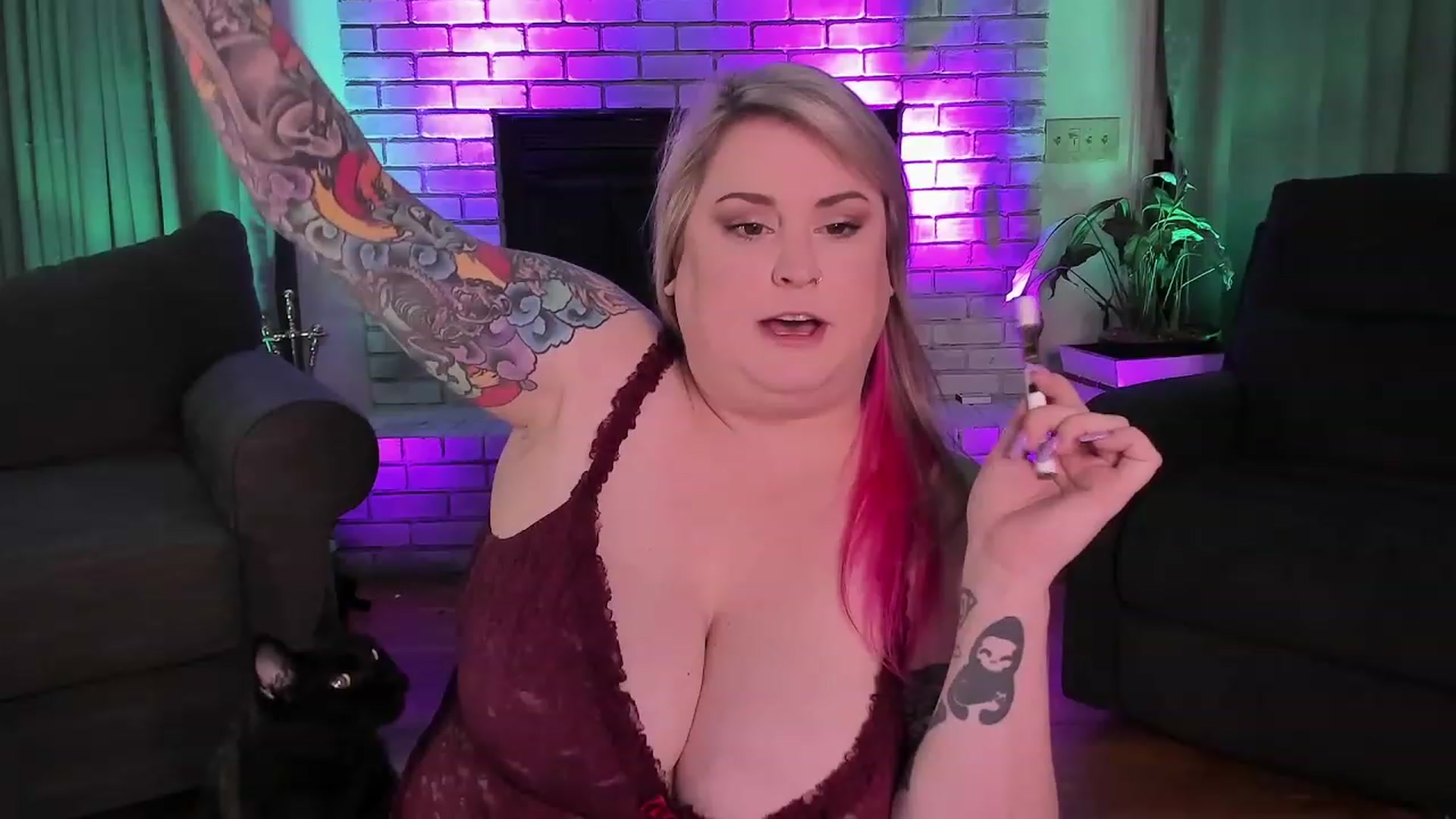 Gallery image thumbnail from mari_jae's myfreecams stream on, 07/18/2023, 09:32 image 18 of 20