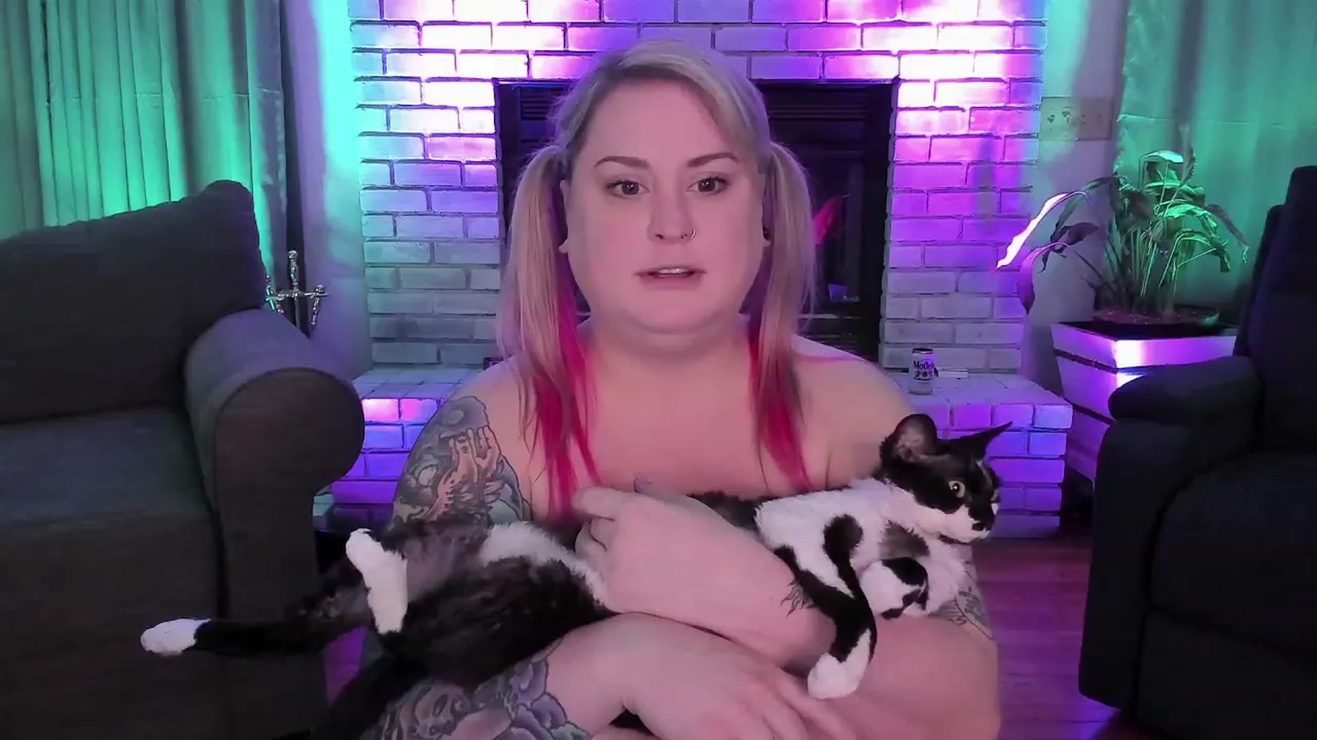 Gallery image thumbnail from mari_jae's myfreecams stream on, 07/23/2023, 07:48 image 2 of 20