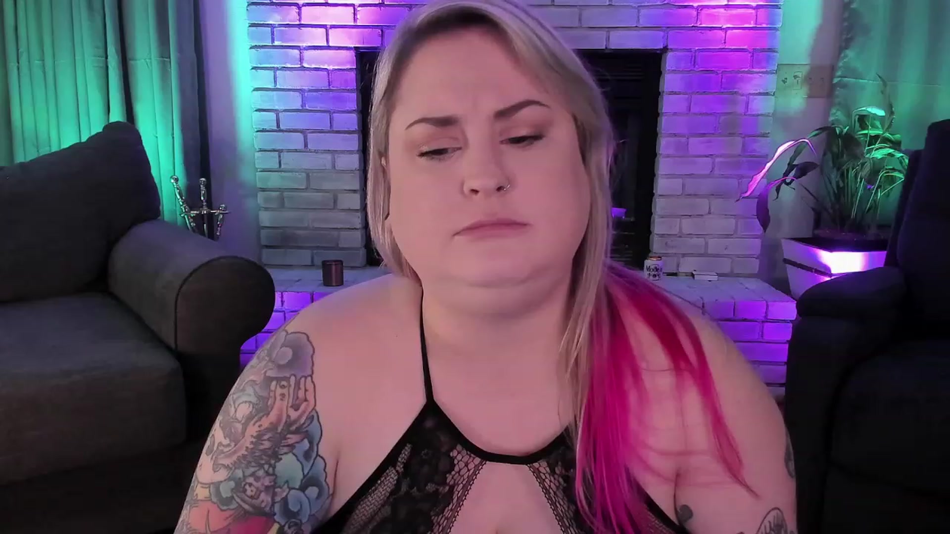 Gallery image thumbnail from mari_jae's myfreecams stream on, 07/25/2023, 08:04 image 11 of 20