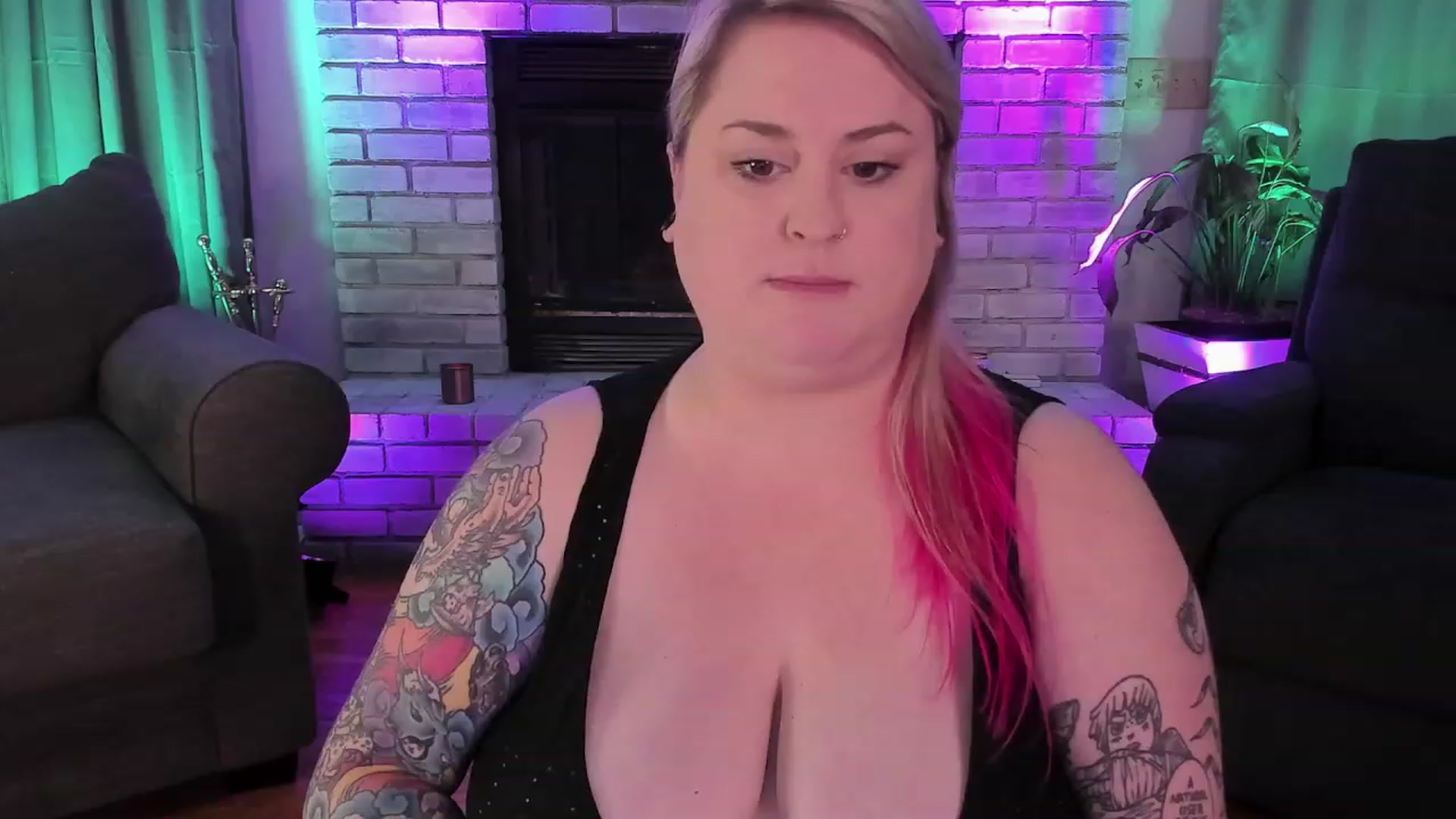 Gallery image thumbnail from mari_jae's myfreecams stream on, 07/26/2023, 07:41 image 18 of 20