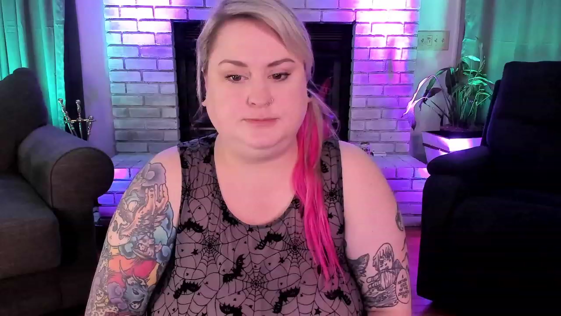 Gallery image thumbnail from mari_jae's myfreecams stream on, 07/28/2023, 07:36 image 17 of 20