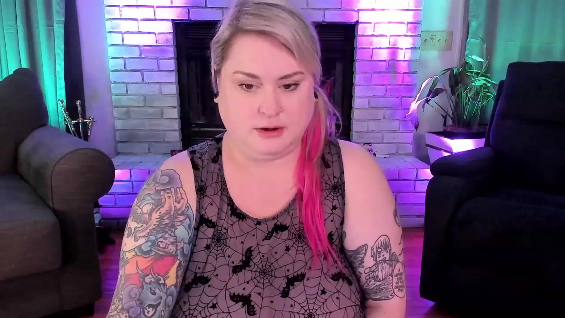 Gallery image thumbnail from mari_jae's myfreecams stream on, 07/28/2023, 07:36 image 10 of 20