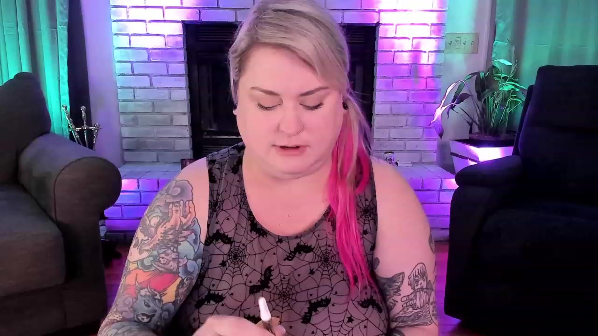 Gallery image thumbnail from mari_jae's myfreecams stream on, 07/28/2023, 07:36 image 12 of 20