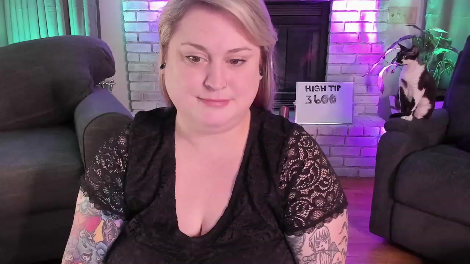 Gallery image thumbnail from mari_jae's myfreecams stream on, 08/07/2023, 06:40 image 19 of 20
