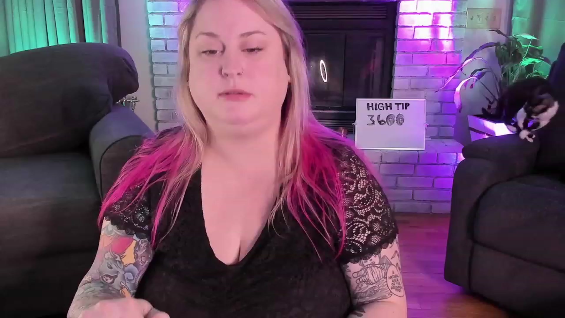 Gallery image thumbnail from mari_jae's myfreecams stream on, 08/07/2023, 06:40 image 1 of 20
