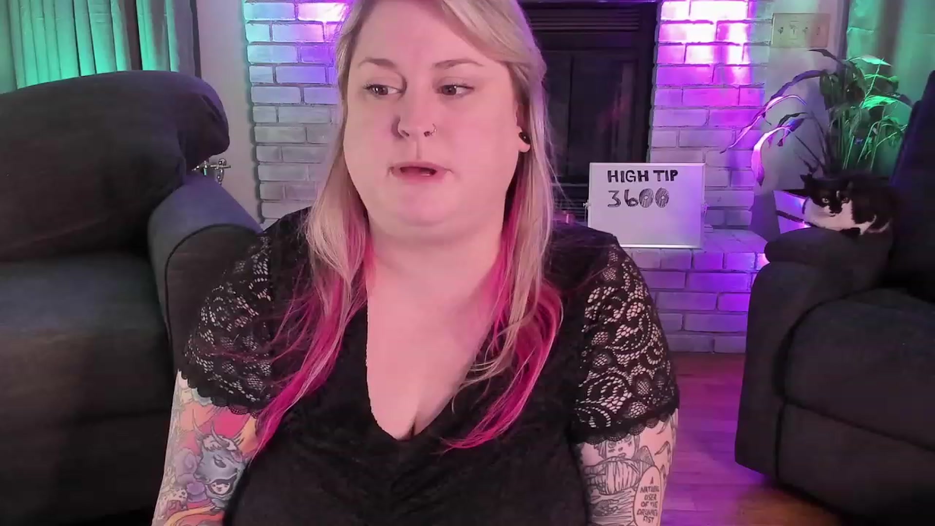 Gallery image thumbnail from mari_jae's myfreecams stream on, 08/07/2023, 06:40 image 18 of 20