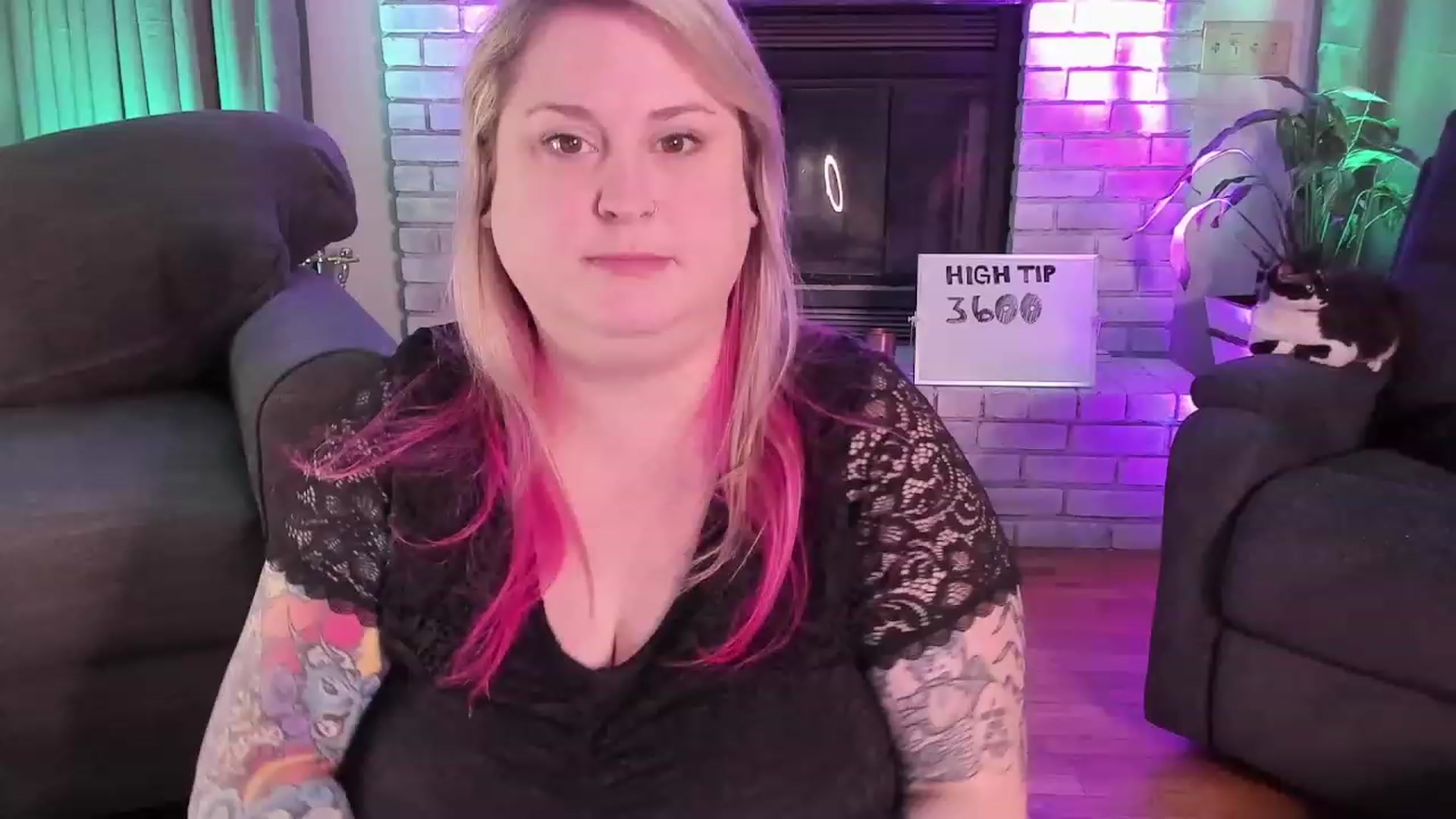Gallery image thumbnail from mari_jae's myfreecams stream on, 08/07/2023, 06:40 image 11 of 20