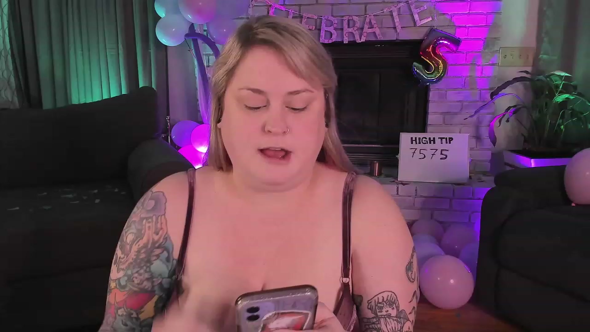 Gallery image thumbnail from mari_jae's myfreecams stream on, 08/10/2023, 07:48 image 12 of 20