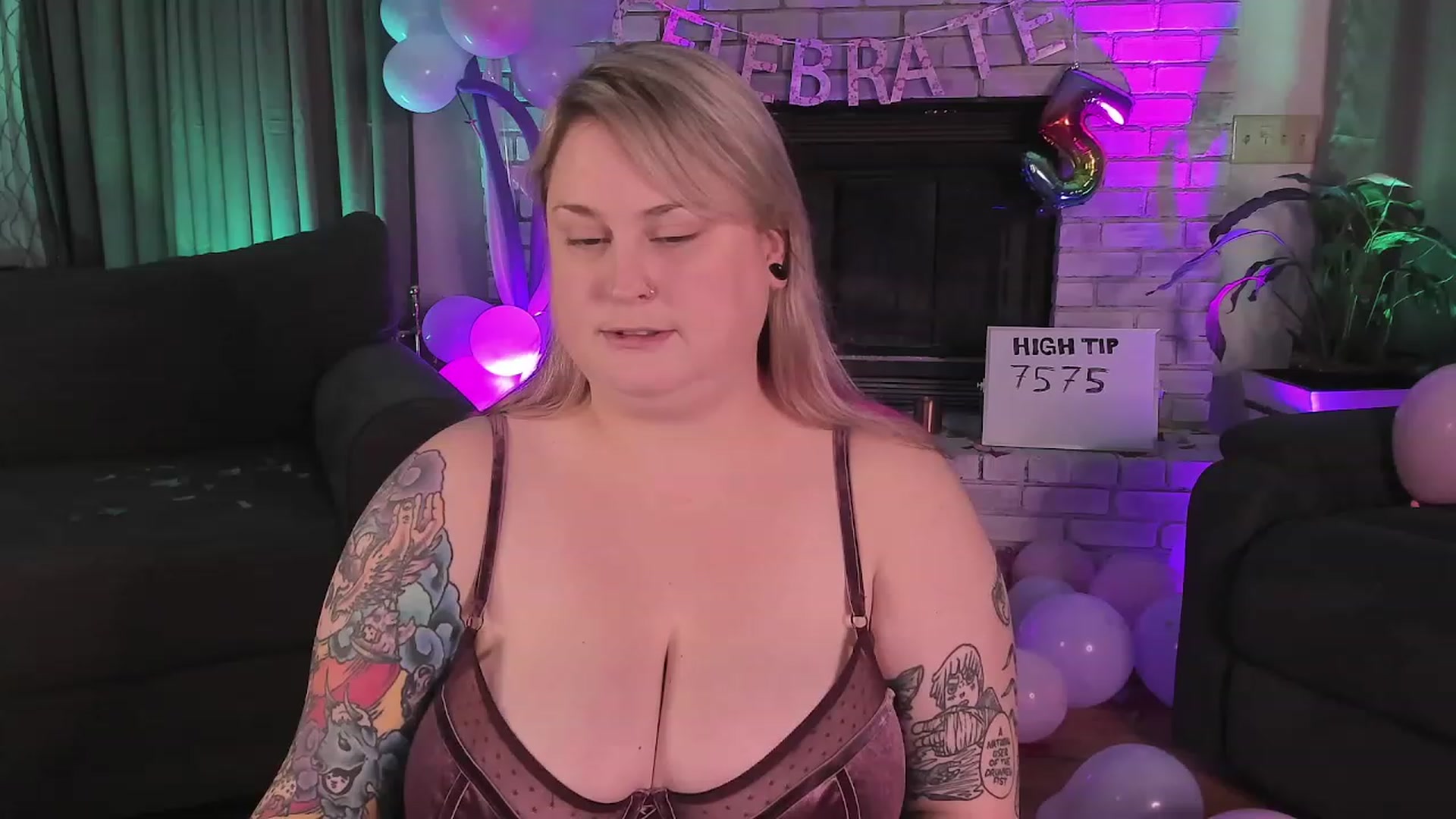 Gallery image thumbnail from mari_jae's myfreecams stream on, 08/10/2023, 07:48 image 17 of 20