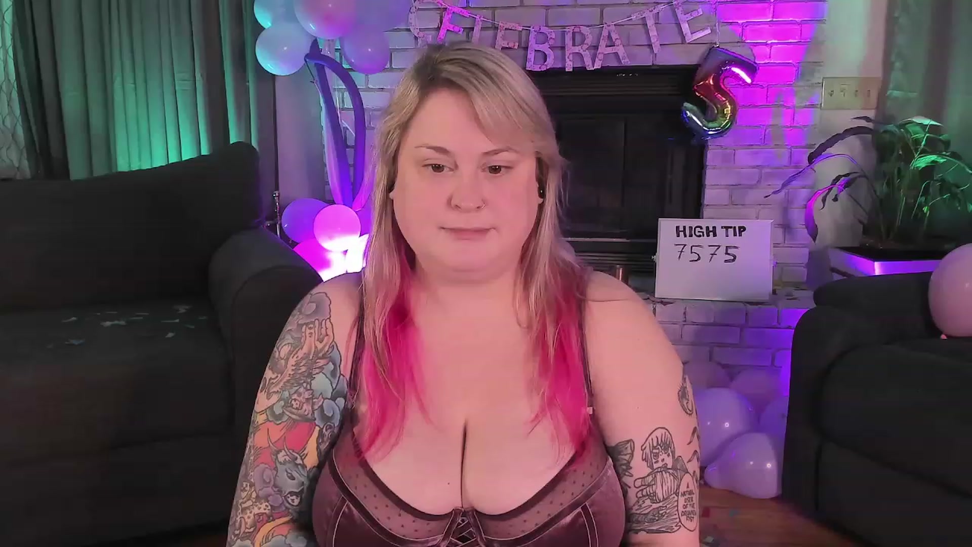 Gallery image thumbnail from mari_jae's myfreecams stream on, 08/10/2023, 08:57 image 19 of 20