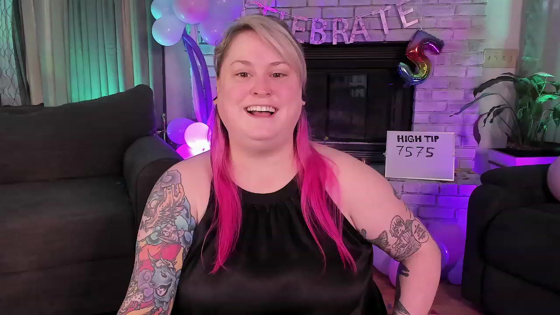 Gallery image thumbnail from mari_jae's myfreecams stream on, 08/11/2023, 24:02 image 16 of 20