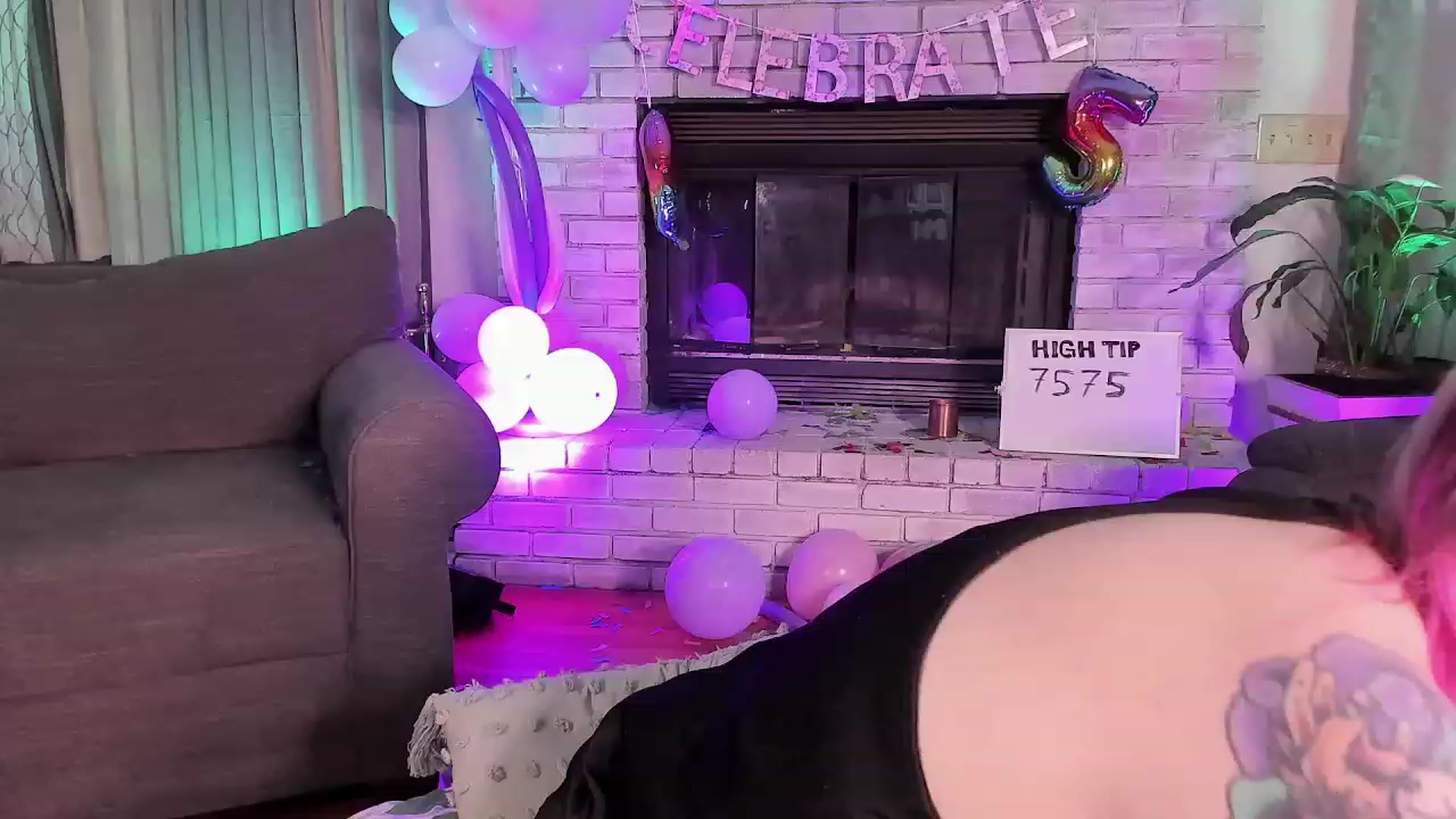 Gallery image thumbnail from mari_jae's myfreecams stream on, 08/11/2023, 24:02 image 20 of 20