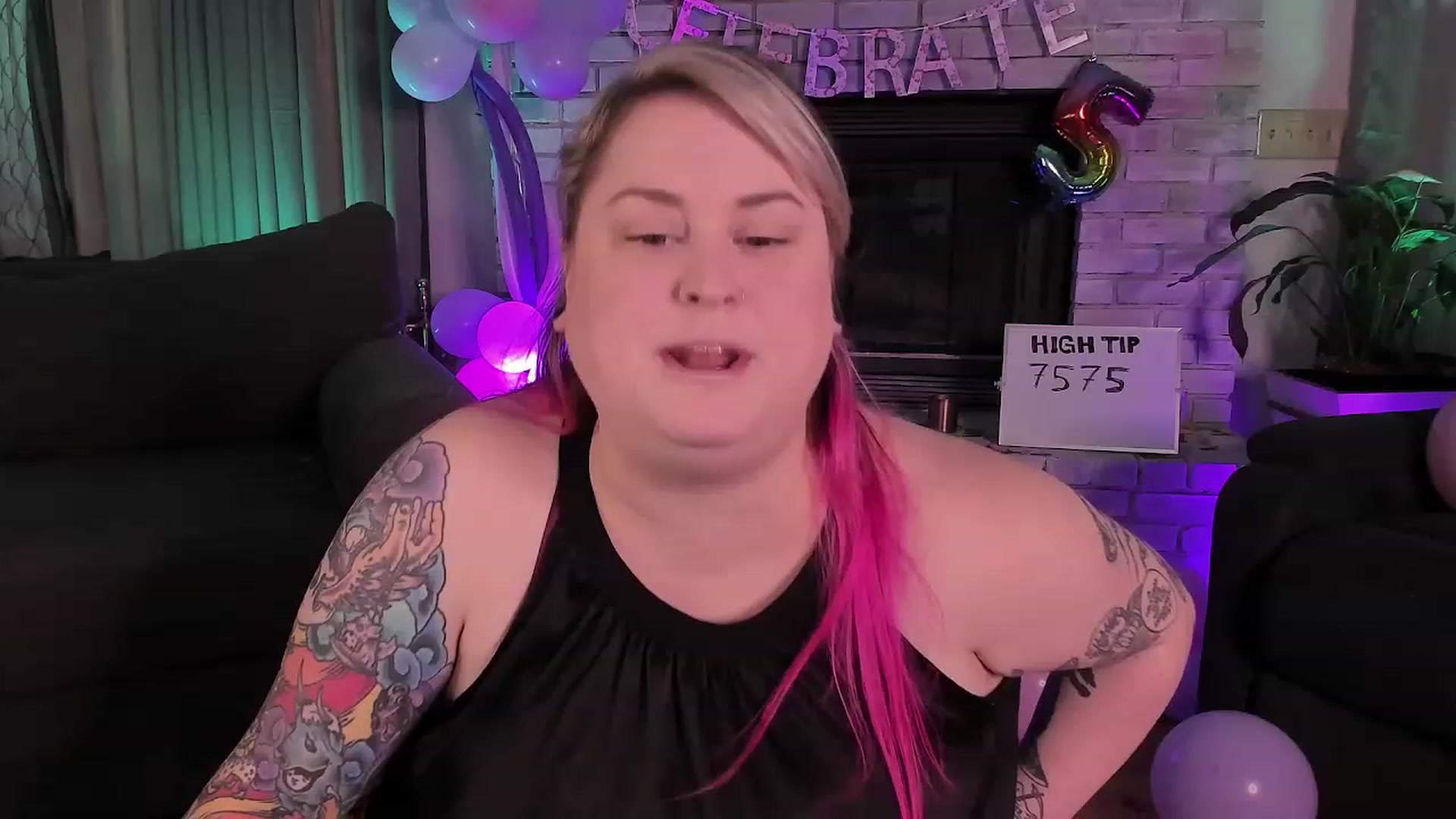 Gallery image thumbnail from mari_jae's myfreecams stream on, 08/11/2023, 03:30 image 1 of 20