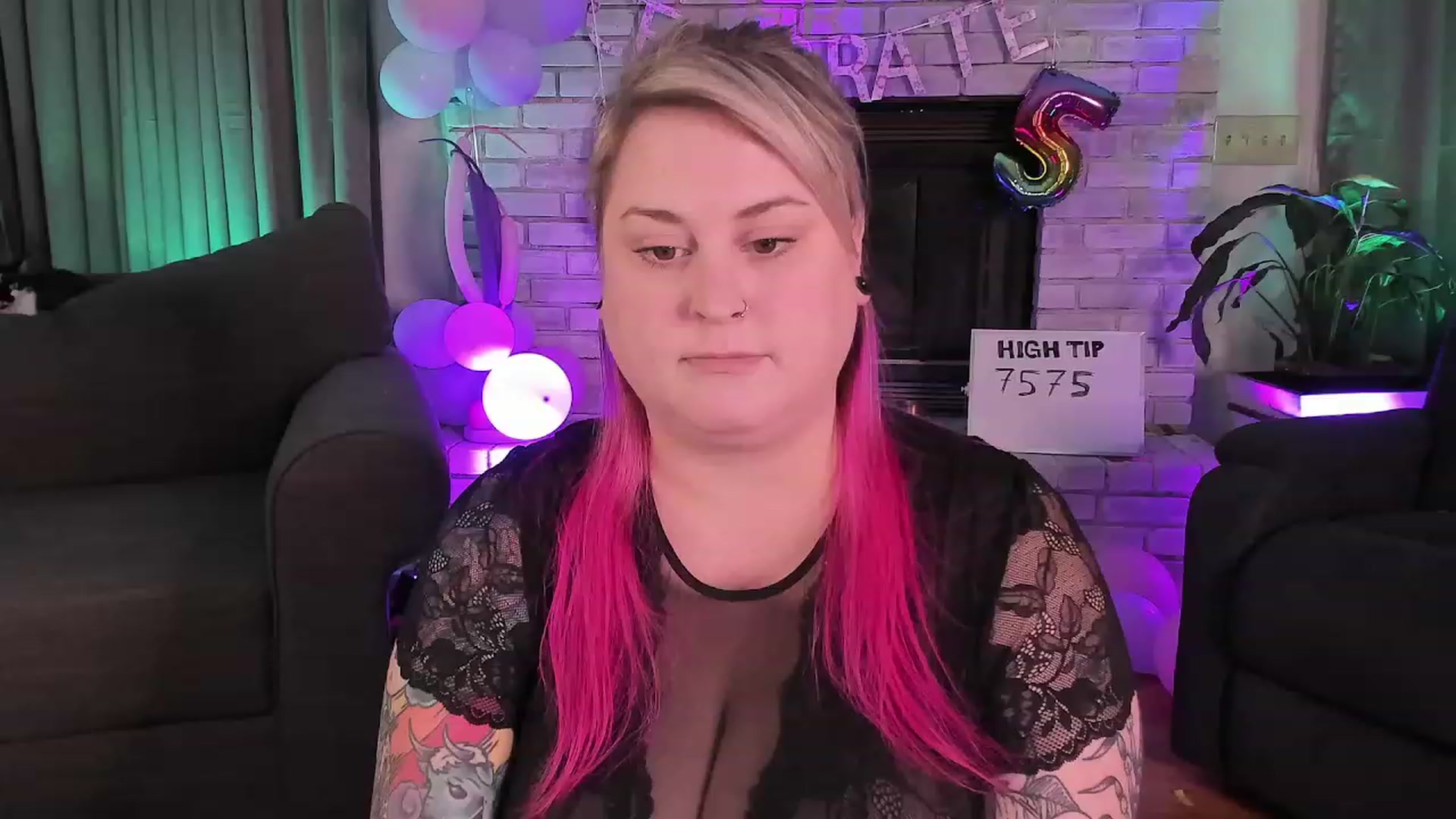 Gallery image thumbnail from mari_jae's myfreecams stream on, 08/16/2023, 07:30 image 15 of 20