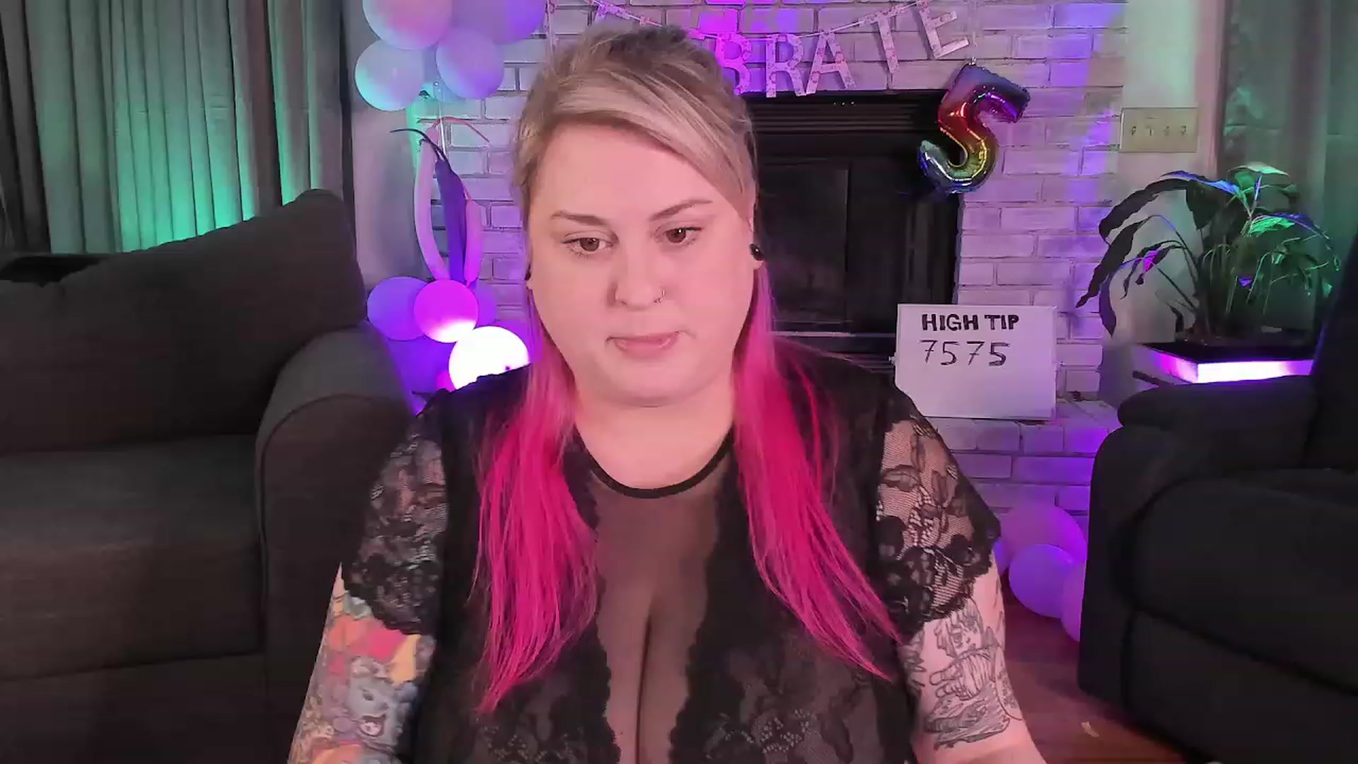 Gallery image thumbnail from mari_jae's myfreecams stream on, 08/16/2023, 07:30 image 7 of 20