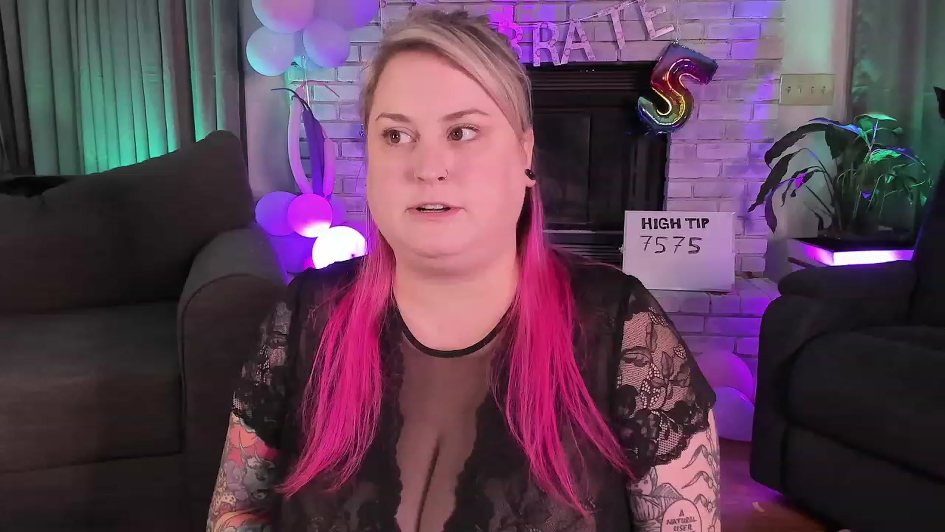 Gallery image thumbnail from mari_jae's myfreecams stream on, 08/16/2023, 07:30 image 1 of 20