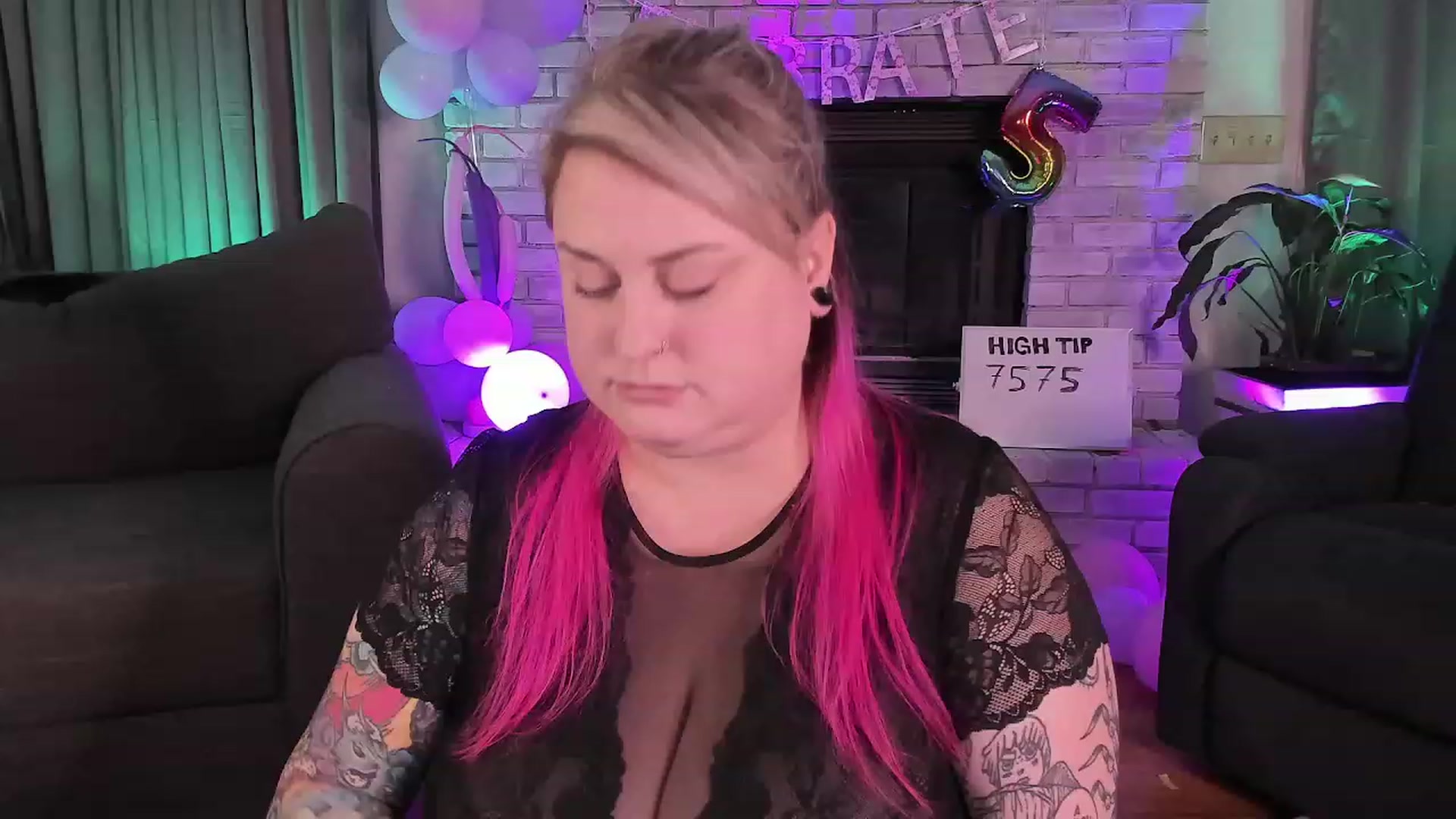 Gallery image thumbnail from mari_jae's myfreecams stream on, 08/16/2023, 07:30 image 6 of 20