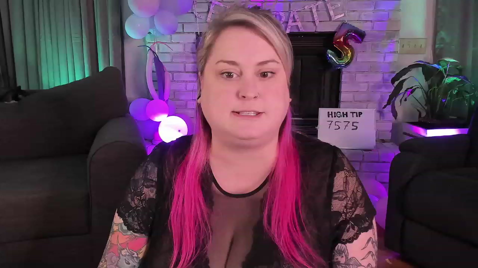 Gallery image thumbnail from mari_jae's myfreecams stream on, 08/16/2023, 07:30 image 17 of 20
