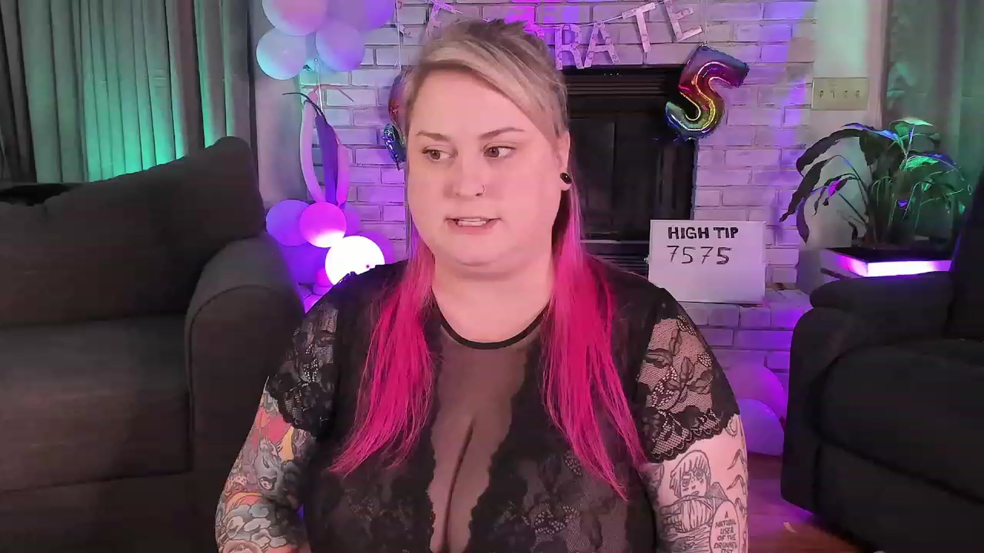 Gallery image thumbnail from mari_jae's myfreecams stream on, 08/16/2023, 07:30 image 3 of 20