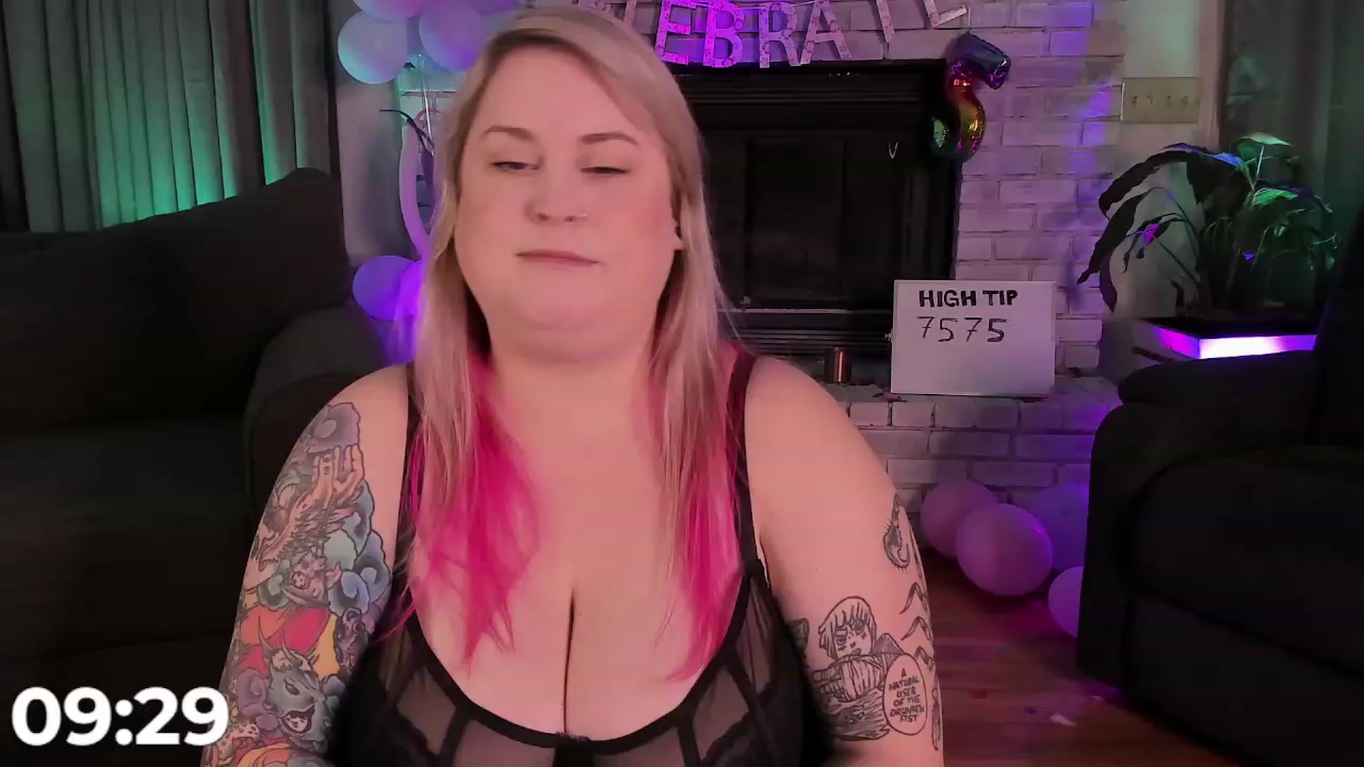 Gallery image thumbnail from mari_jae's myfreecams stream on, 08/17/2023, 06:35 image 19 of 20