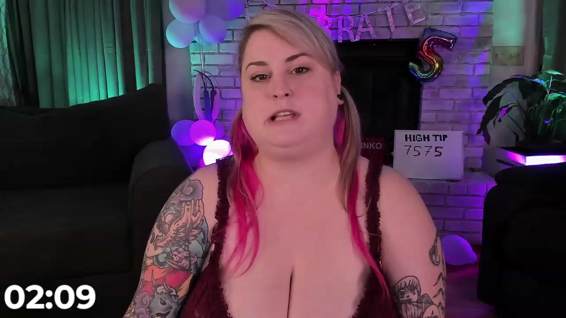Gallery image thumbnail from mari_jae's myfreecams stream on, 08/19/2023, 07:36 image 6 of 20