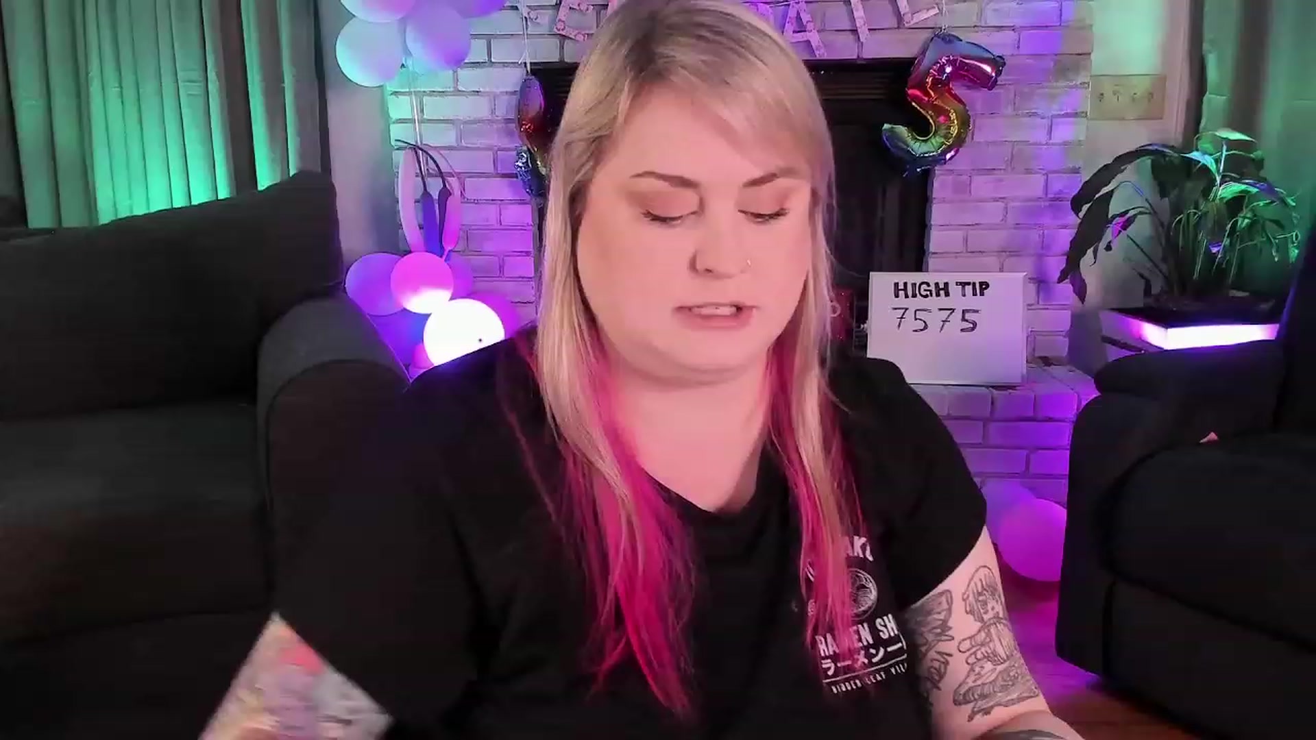 Gallery image thumbnail from mari_jae's myfreecams stream on, 08/20/2023, 07:37 image 13 of 20