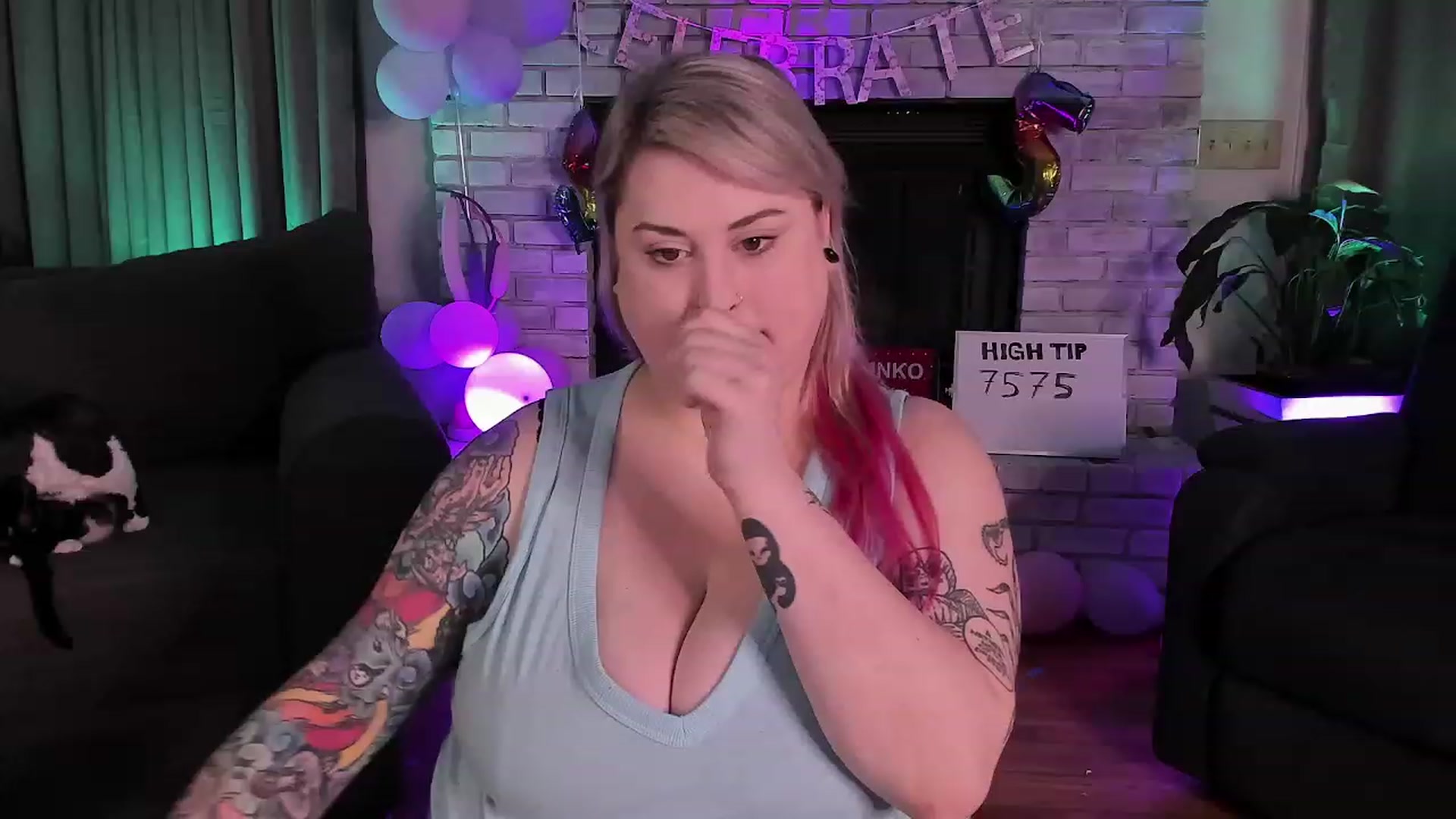 Gallery image thumbnail from mari_jae's myfreecams stream on, 08/21/2023, 04:17 image 11 of 20