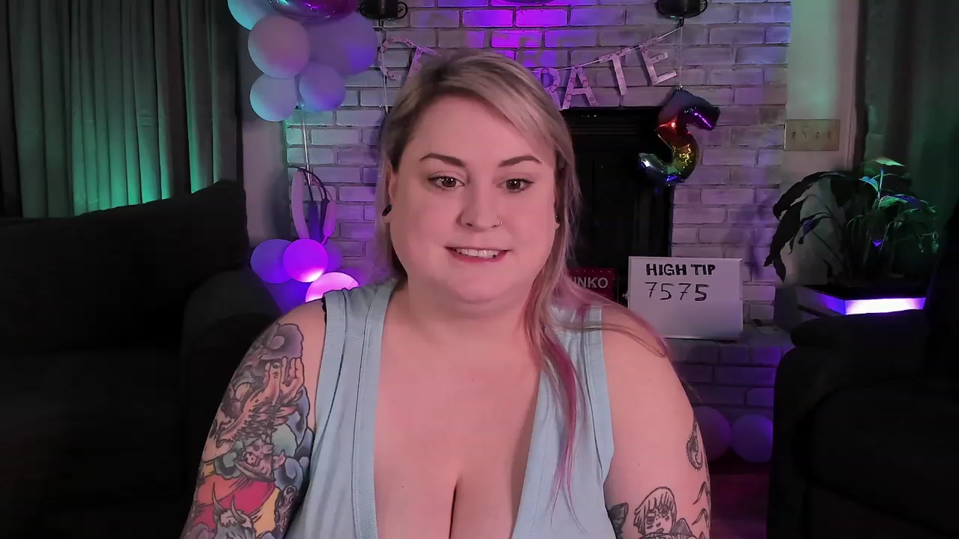 Gallery image thumbnail from mari_jae's myfreecams stream on, 08/21/2023, 04:17 image 2 of 20