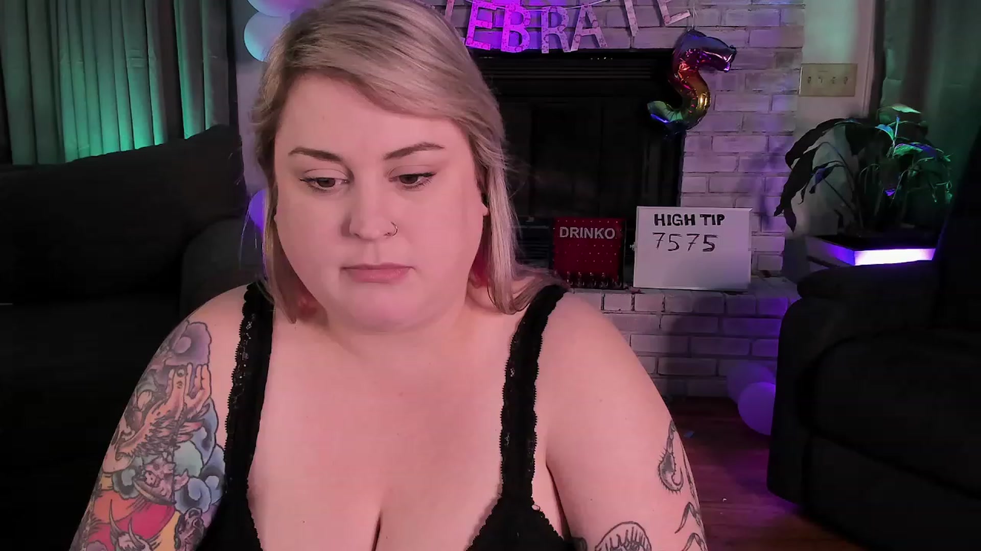 Gallery image thumbnail from mari_jae's myfreecams stream on, 08/21/2023, 07:37 image 13 of 20