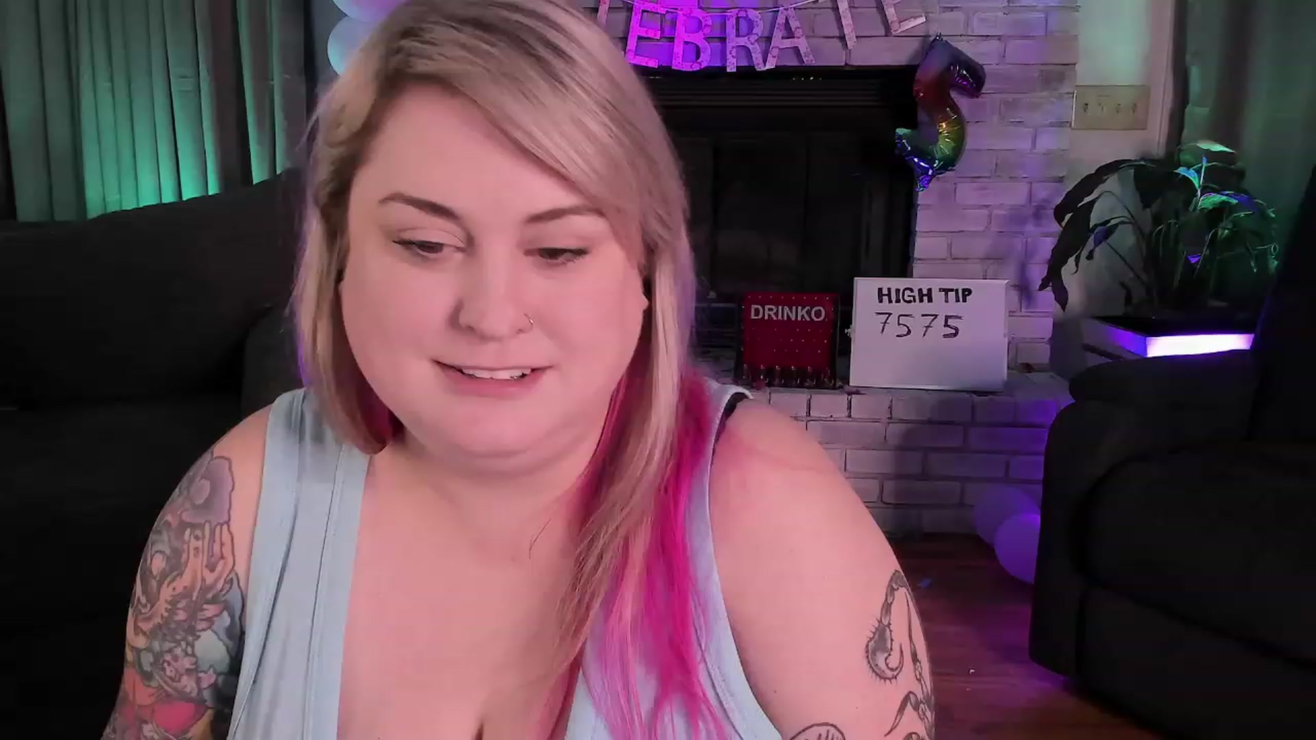 Gallery image thumbnail from mari_jae's myfreecams stream on, 08/21/2023, 07:37 image 5 of 20