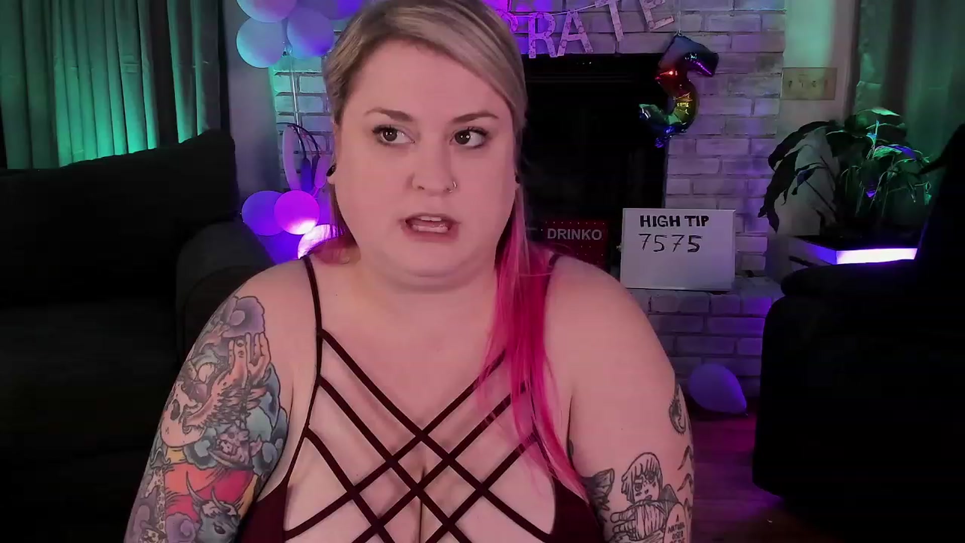 Gallery image thumbnail from mari_jae's myfreecams stream on, 08/22/2023, 05:44 image 15 of 20