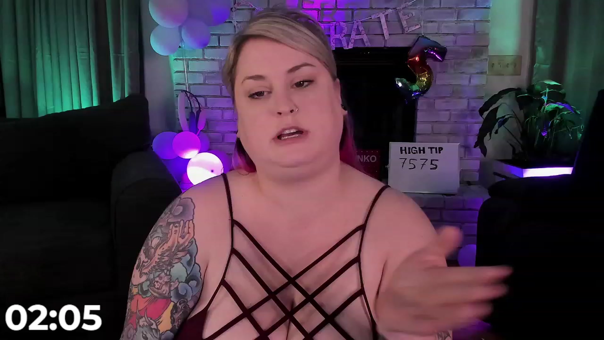 Gallery image thumbnail from mari_jae's myfreecams stream on, 08/22/2023, 07:43 image 11 of 20