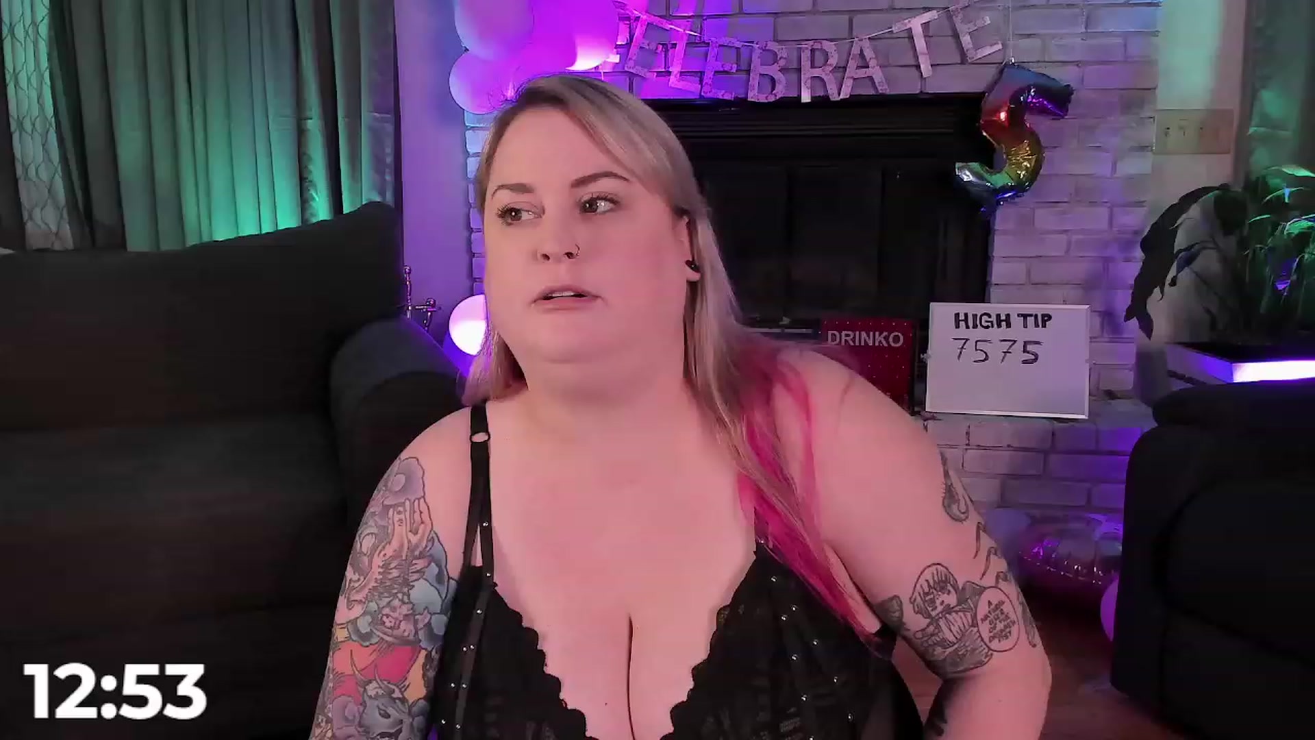 Gallery image thumbnail from mari_jae's myfreecams stream on, 08/24/2023, 08:04 image 12 of 20