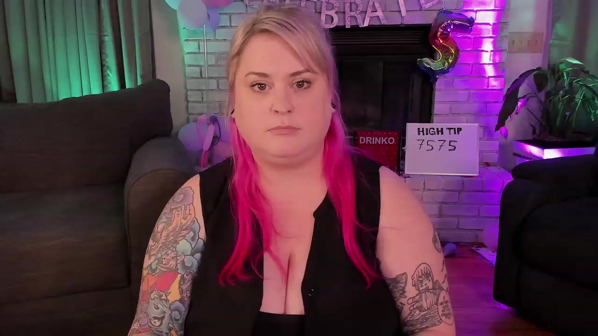 Gallery image thumbnail from mari_jae's myfreecams stream on, 08/26/2023, 09:39 image 20 of 20