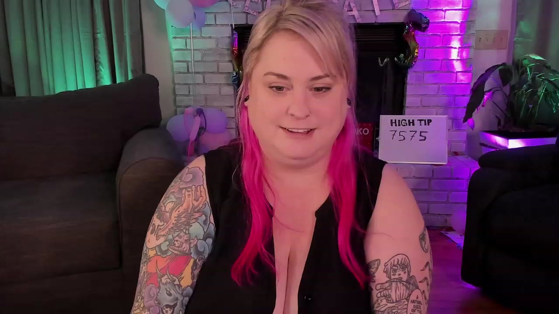 Gallery image thumbnail from mari_jae's myfreecams stream on, 08/26/2023, 09:39 image 15 of 20