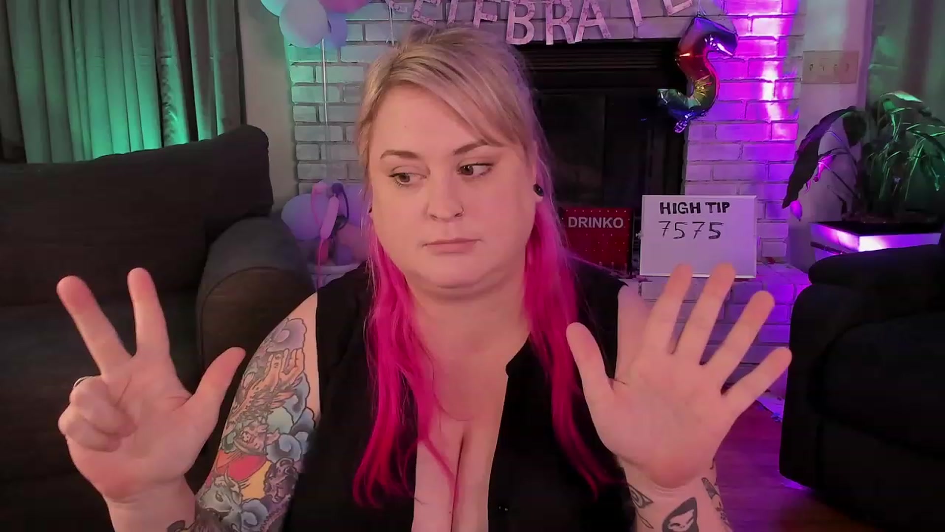 Gallery image thumbnail from mari_jae's myfreecams stream on, 08/26/2023, 09:39 image 18 of 20