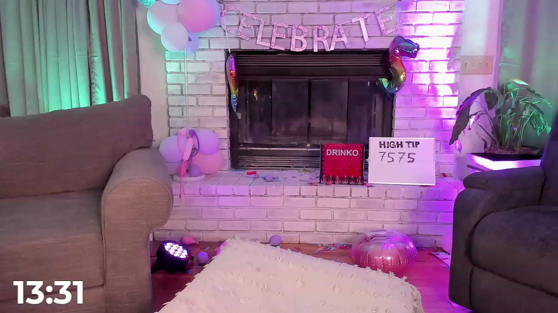 Gallery image thumbnail from mari_jae's myfreecams stream on, 08/27/2023, 06:46 image 9 of 20
