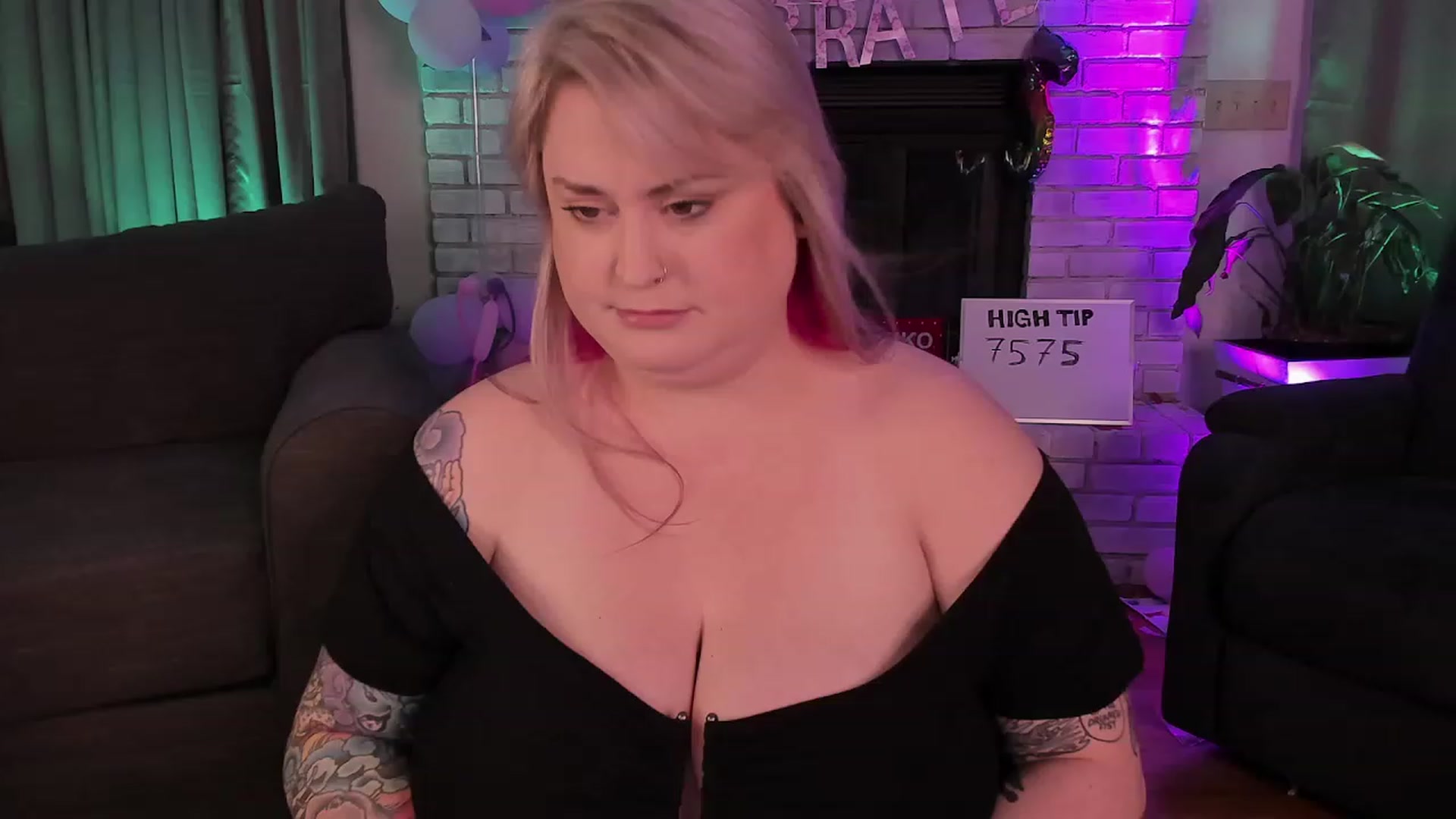 Gallery image thumbnail from mari_jae's myfreecams stream on, 08/27/2023, 08:08 image 11 of 20